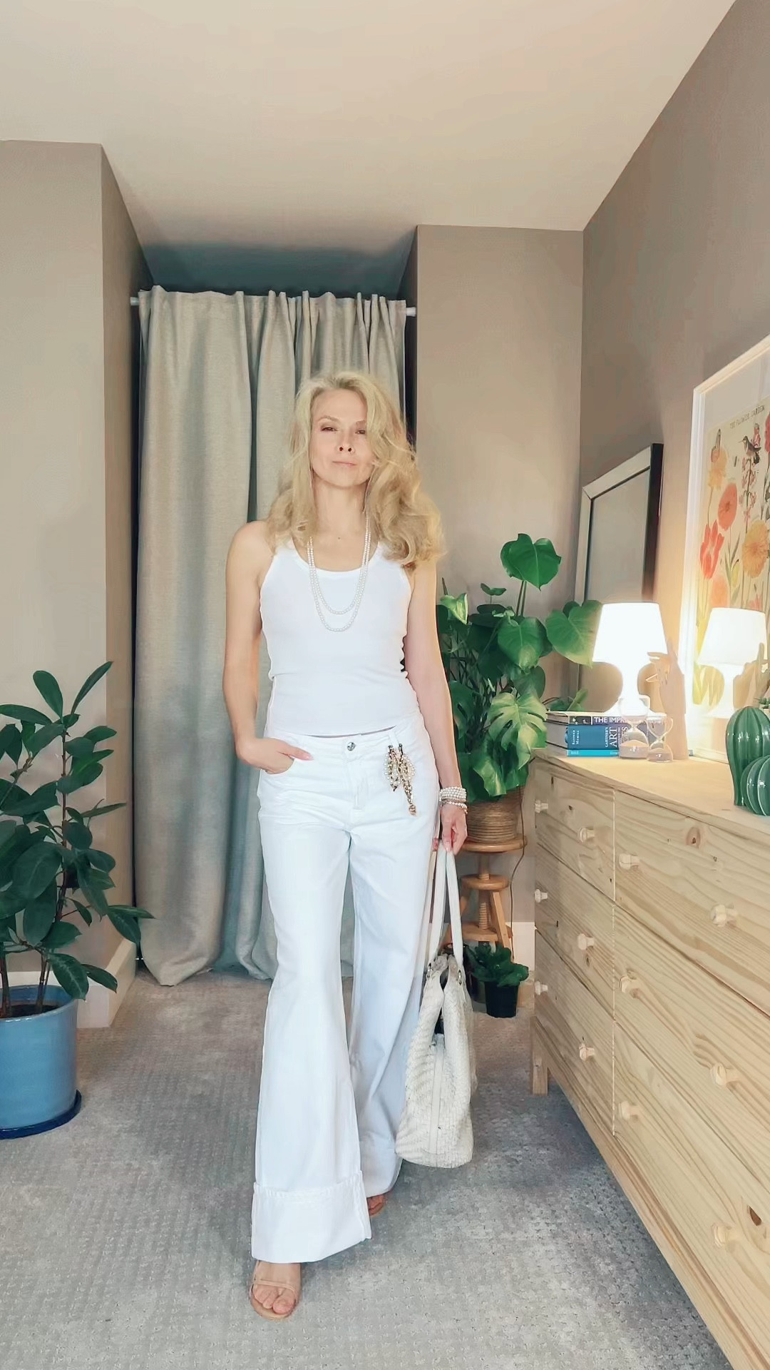 White jeans are a must-have staple in your wardrobe. Just look at how many different looks we can create with a single pair of jeans.

#LTKStyleTip