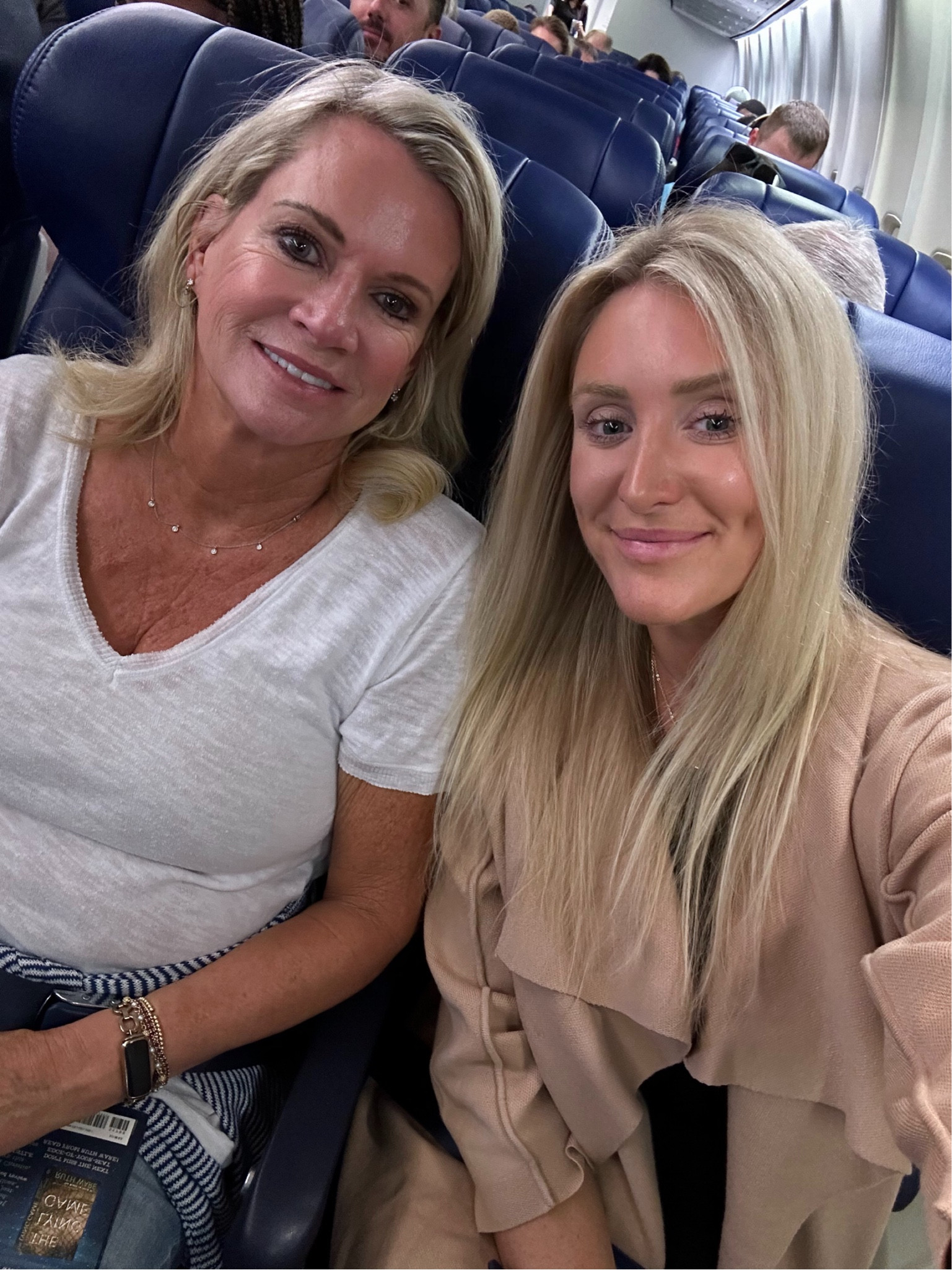 The most comfy cardigan for travel!! 

#LTKFindsUnder50 #LTKStyleTip #LTKTravel