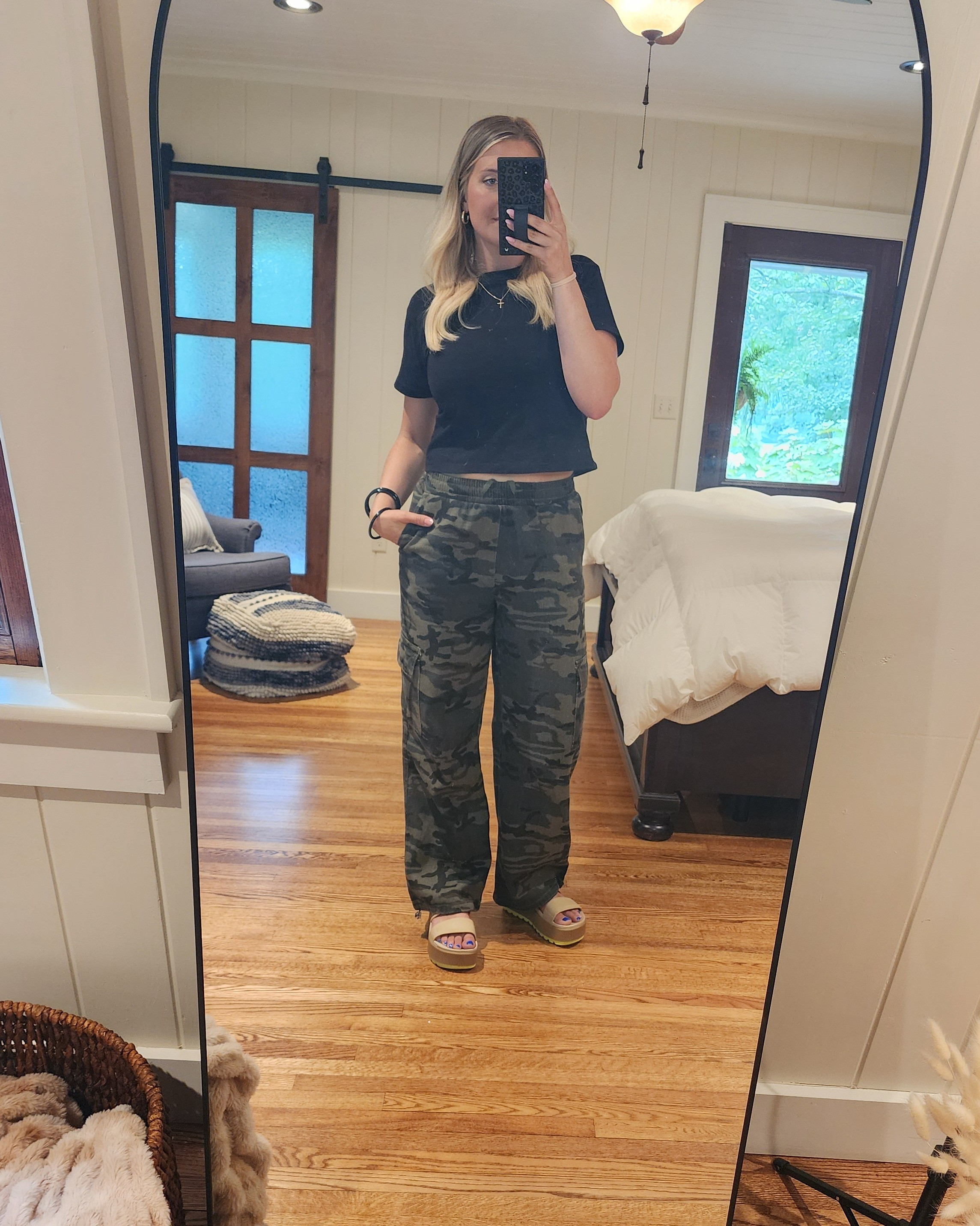 A little Monday OOTD- these #Amazon camo Cargos are so versatile 😍 #amazon #Cargos #OOTD 

#LTKFindsUnder50 #LTKSeasonal