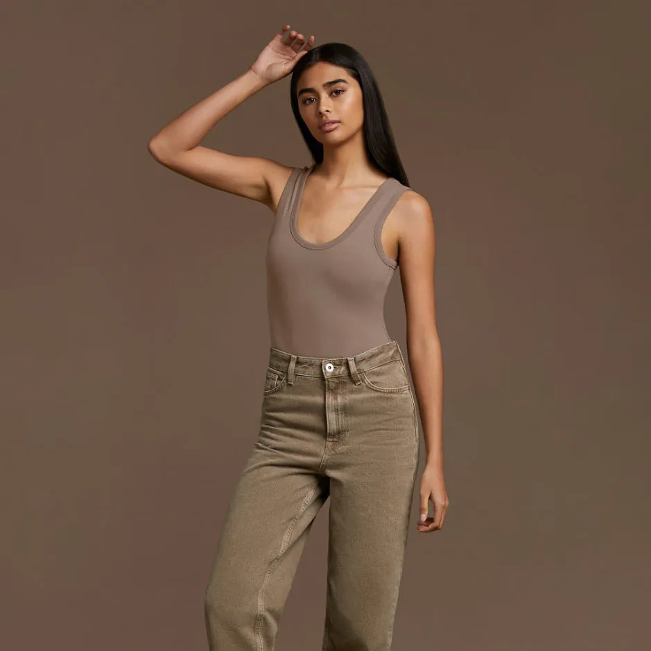 Women's Seamless Scoop Tank Bodysuit - Mocha - nuuds | nuuds