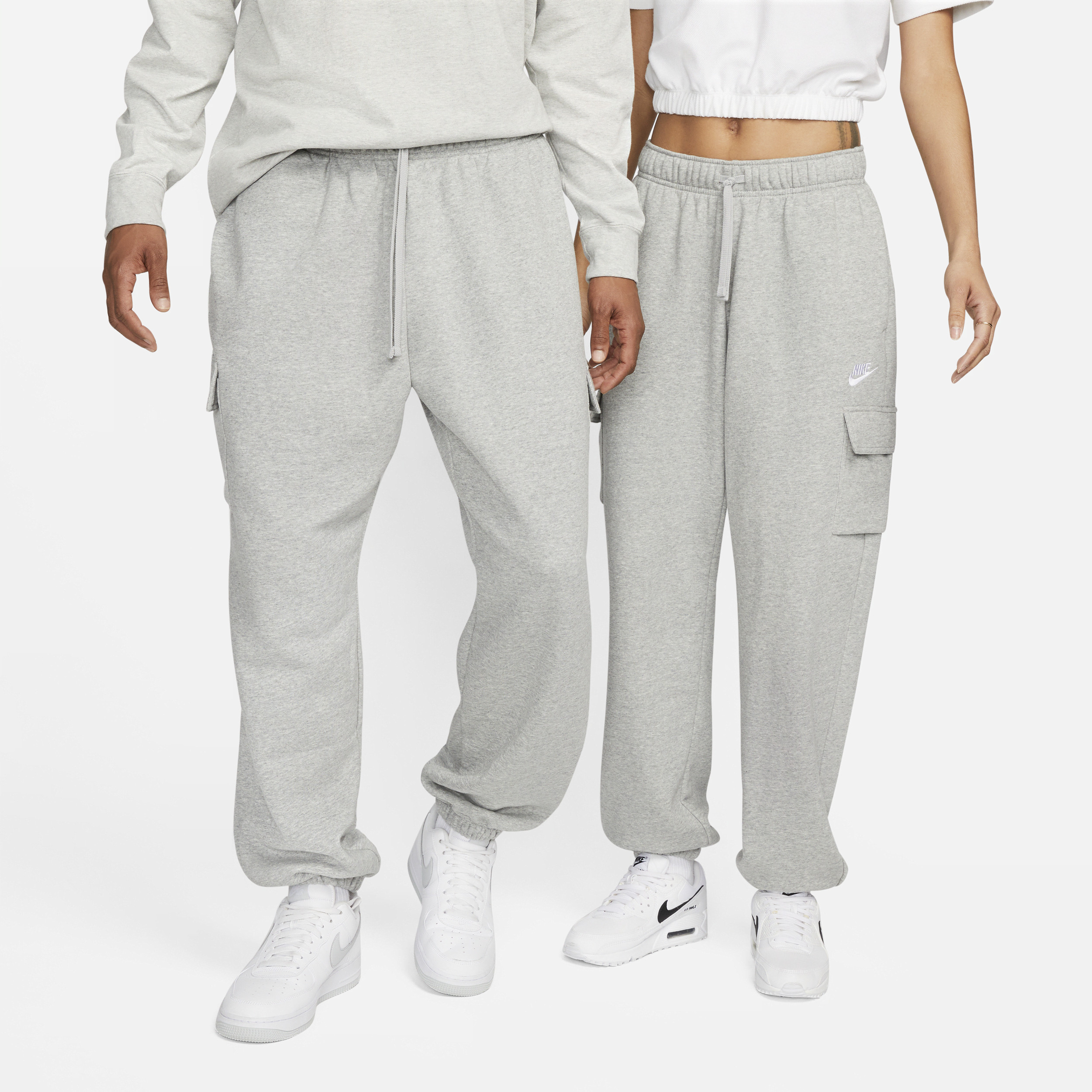 Women's Nike Sportswear Club Fleece Mid-Rise Oversized Cargo Sweatpants in Grey | DQ5196-063 | Nike (US)