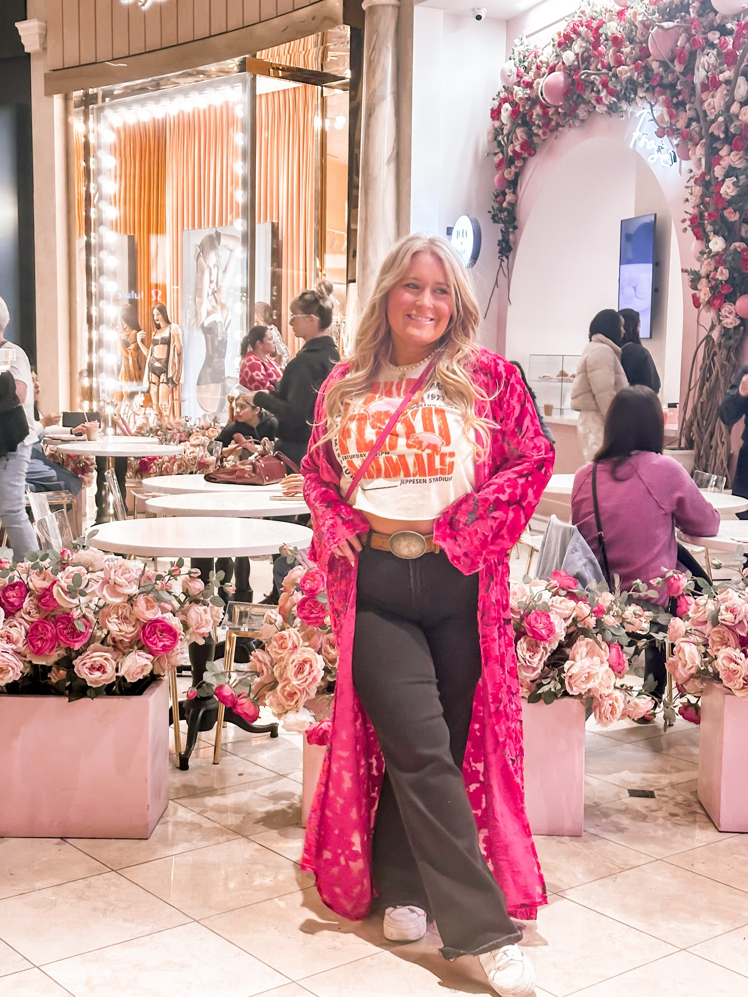 What I wore to walk around Vegas! 



#LTKTravel #LTKMidsize #LTKStyleTip