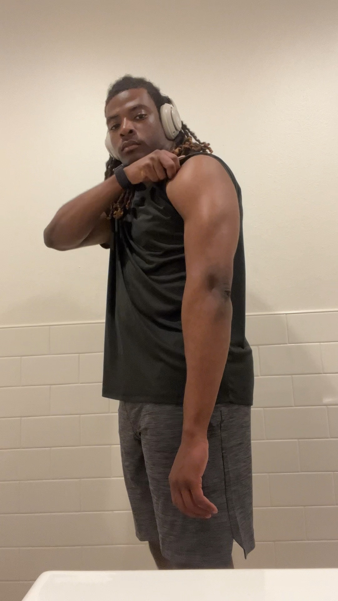 EZRUN
Mens workout shirt is a MUST HAVE!

#LTKmens #LTKfitness #LTKstyletip