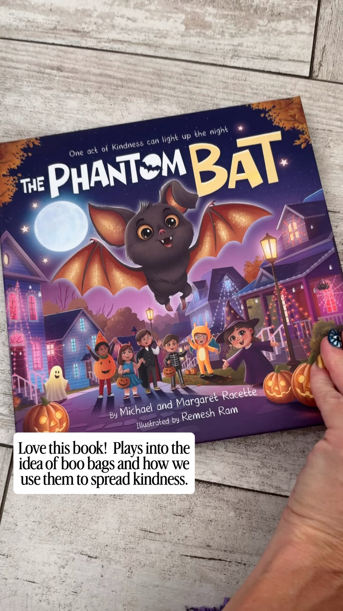 We just recently got this great Halloween book for kids.  It gives a story behind the idea of boo bags and doing kind things for others.

#HalloweenBooks ￼