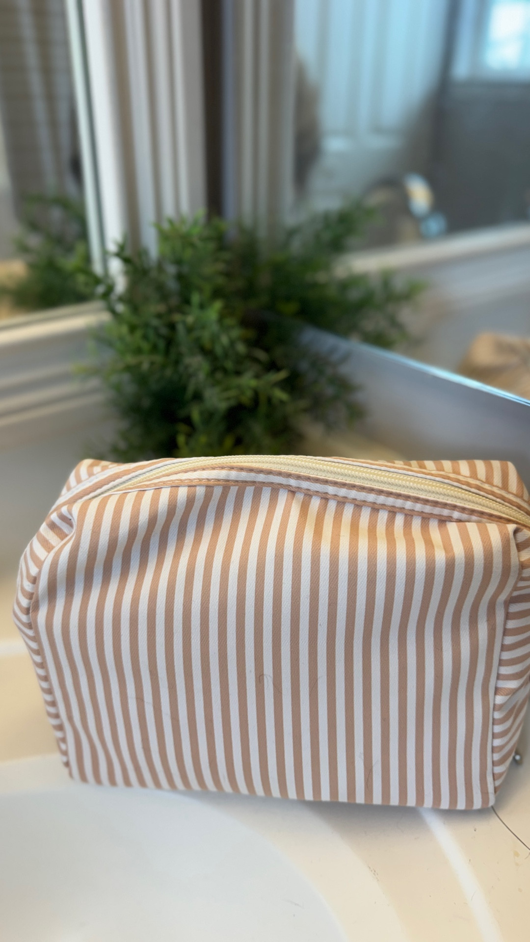 The best cosmetic bag! Great size and fits so many products. Comes in tons of colors and patterns. Great Amazon find!

Travel essential | makeup bag | skincare storage | travel bag | bathroom bag | 

#LTKTravel #LTKselfcare #LTKBeauty