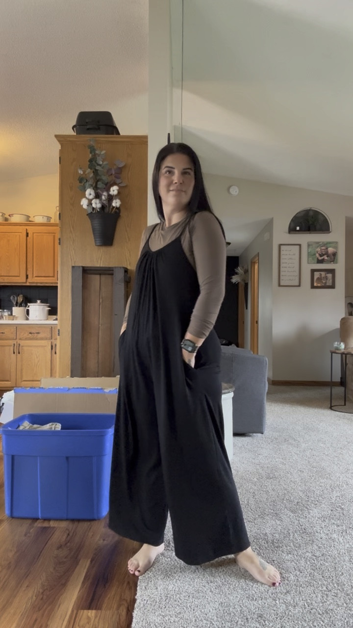 Casual outfit of the day 🖤

#LTKmidsize #LTKstyletip #LTKbeauty