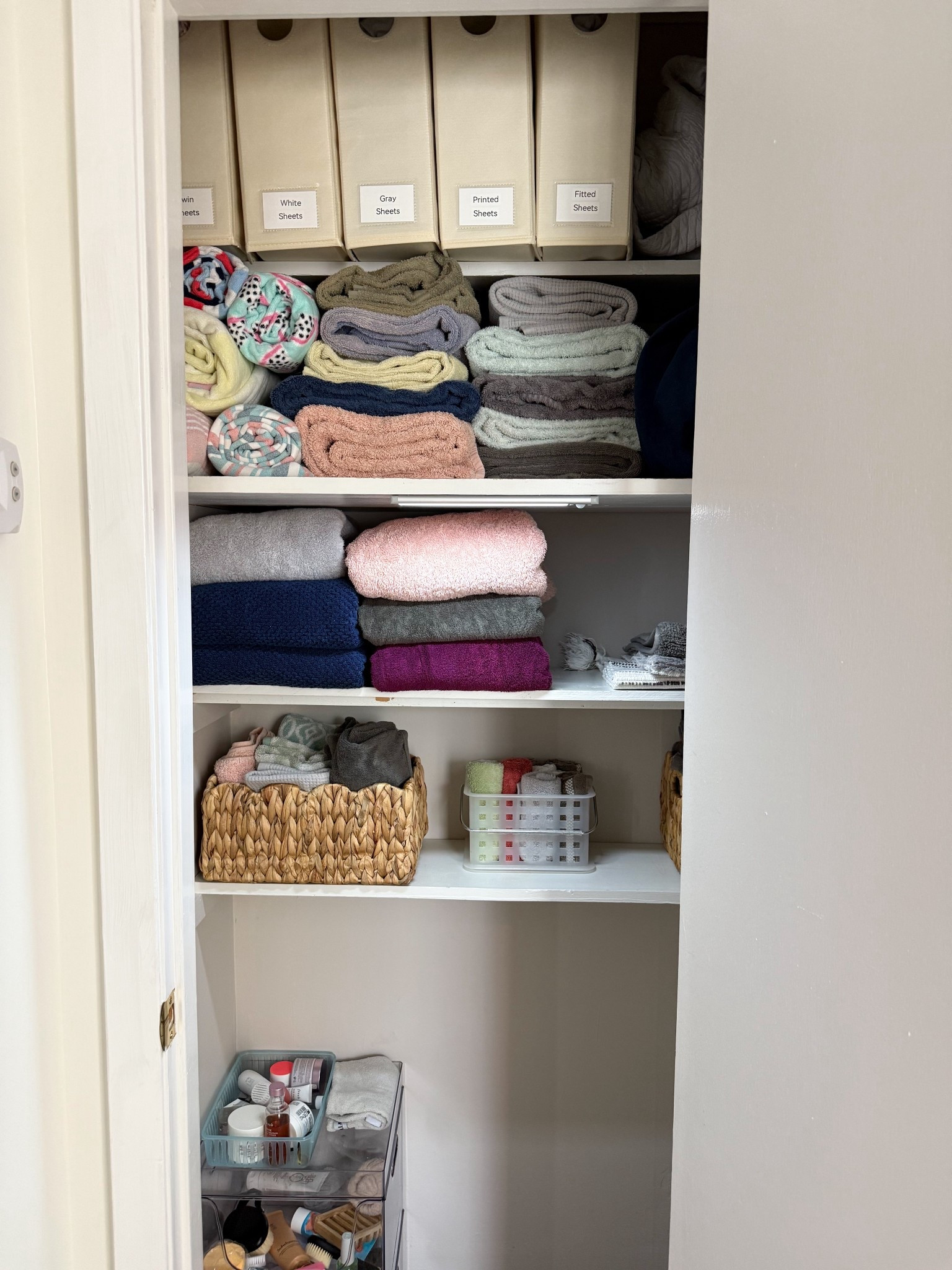 Proof that even the smallest spaces deserve a glow up.

Folding fluffy towels. Organizing fresh sheets. Making sure everything had a place. 

Home resets = my favorite form of self-care.

#LTKselfcare #LTKdayinmylife #LTKHome