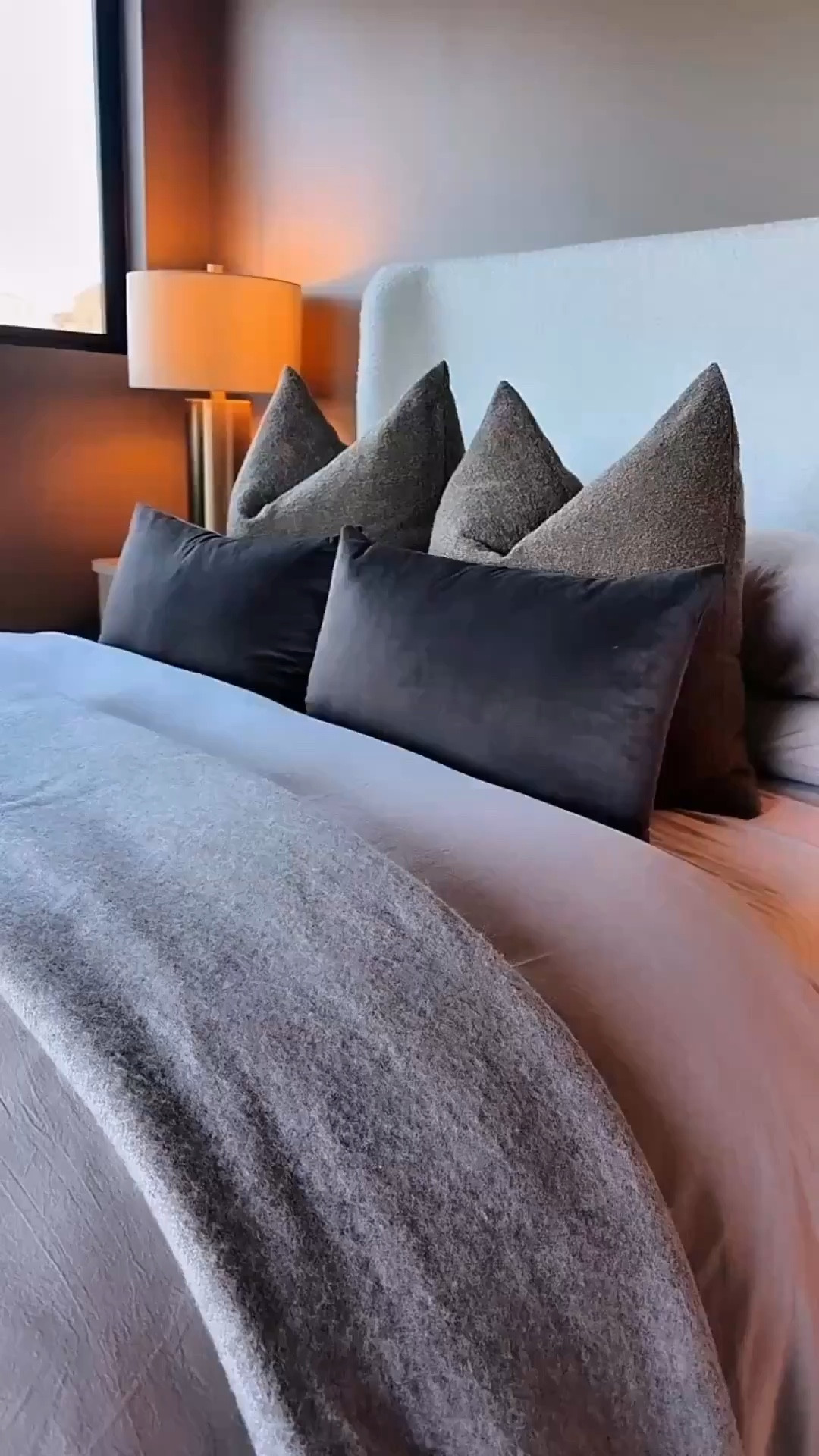 Amazon Bedding, these are my go to duvets, sheets, pillow & throw pillows The coziest bed set up! 

Throw pillows. Lumbar pillows. Bedding. Neutral. Cozy. Comfy. Neutral bedroom. Modern home. Comforter. Sheets. Bedding favorites 


#summerthompsonstyles


#LTKdayinmylife #LTKvlog #LTKHome