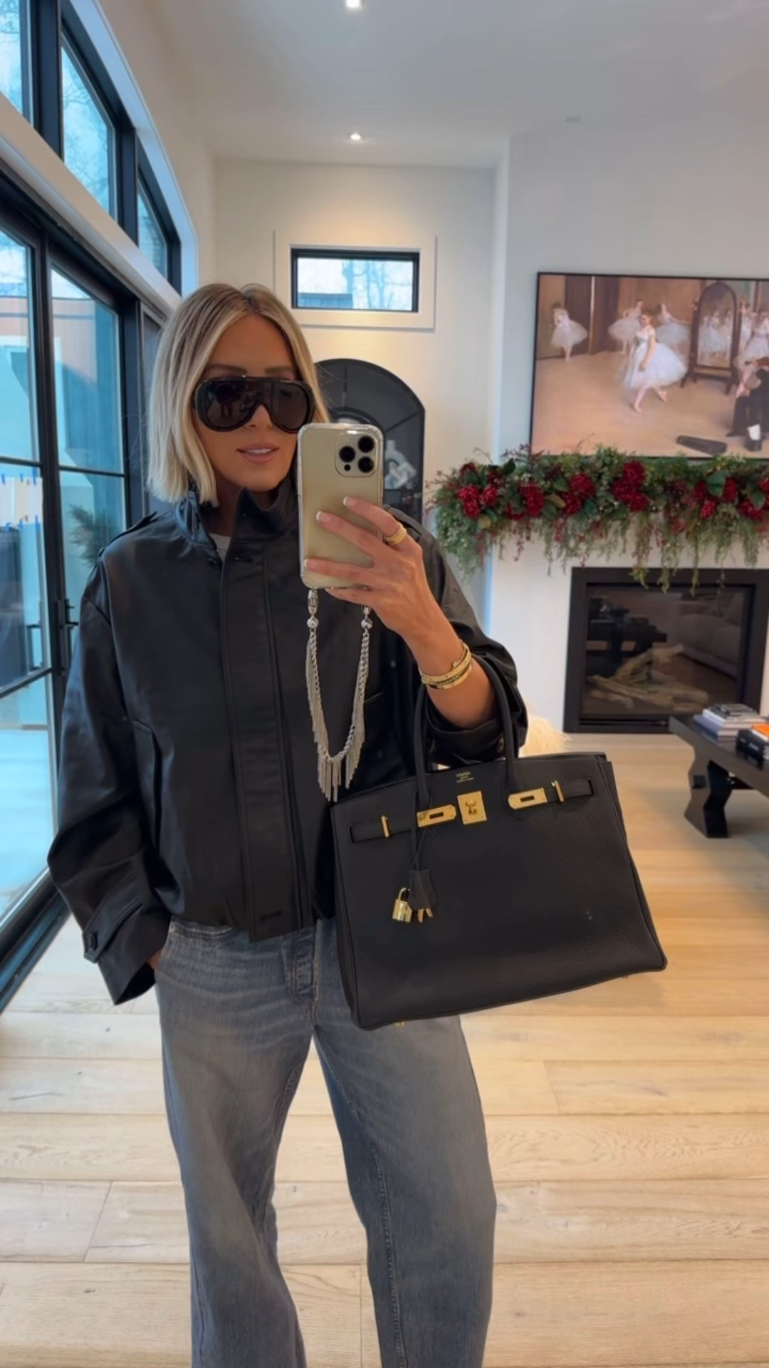 Snag this H&M jacket in black & brown 🔥🔥🔥 paired with these most loved sweatpant denim and winter flats 