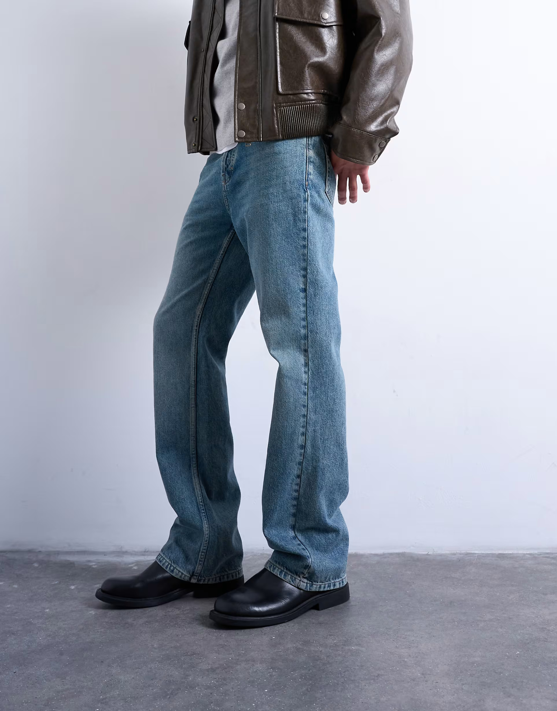 Topman – Schlagjeans aus festem Denim in mittlerer Waschung | ASOS | ASOS (Global)