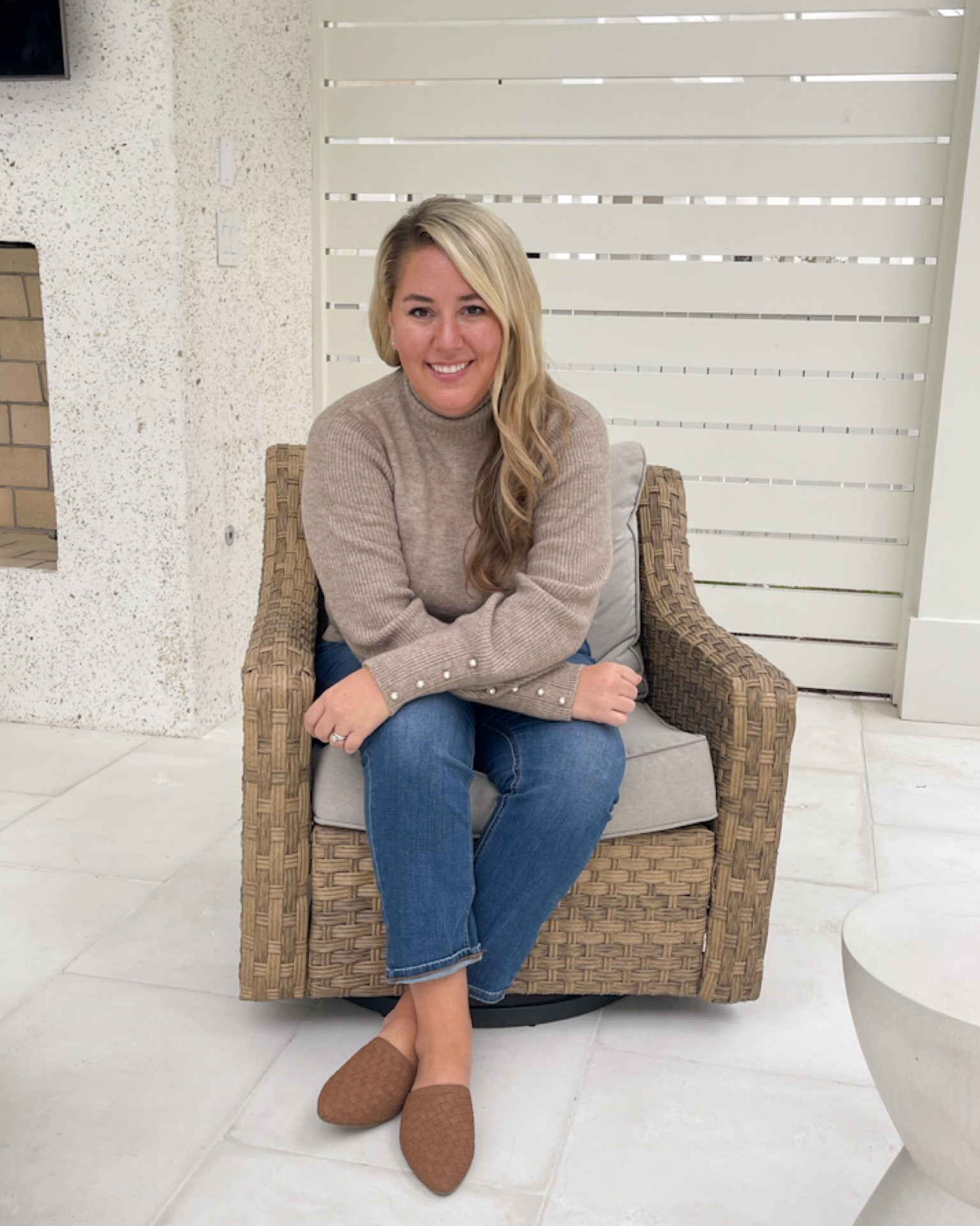 I’m loving my two latest fall fashion finds I found on @walmart! #walmartpartner 🍂 This cozy soft mock neck sweater is such a great look for fall. The pearl cuffs are the cutest addition and it comes in multiple fall colors. I’m wearing my favorite under $18 jeans and the cutest woven slides (I sized up in these based upon reviews - everything else fits true to size). The cutest additions to your fall wardrobe!

#walmartfashion #liketkit @walmartfashion fall outfit ideas, work outfit ideas, #ltkover40 #ltkmidsize #ltkfindsunder50 #ltkfindsunder100 #ltkstyletip #ltksalealert #ltkseasonal #ltkshoecrush #ltkworkeear


#LTKfindsunder50 #LTKover40 #LTKSeasonal