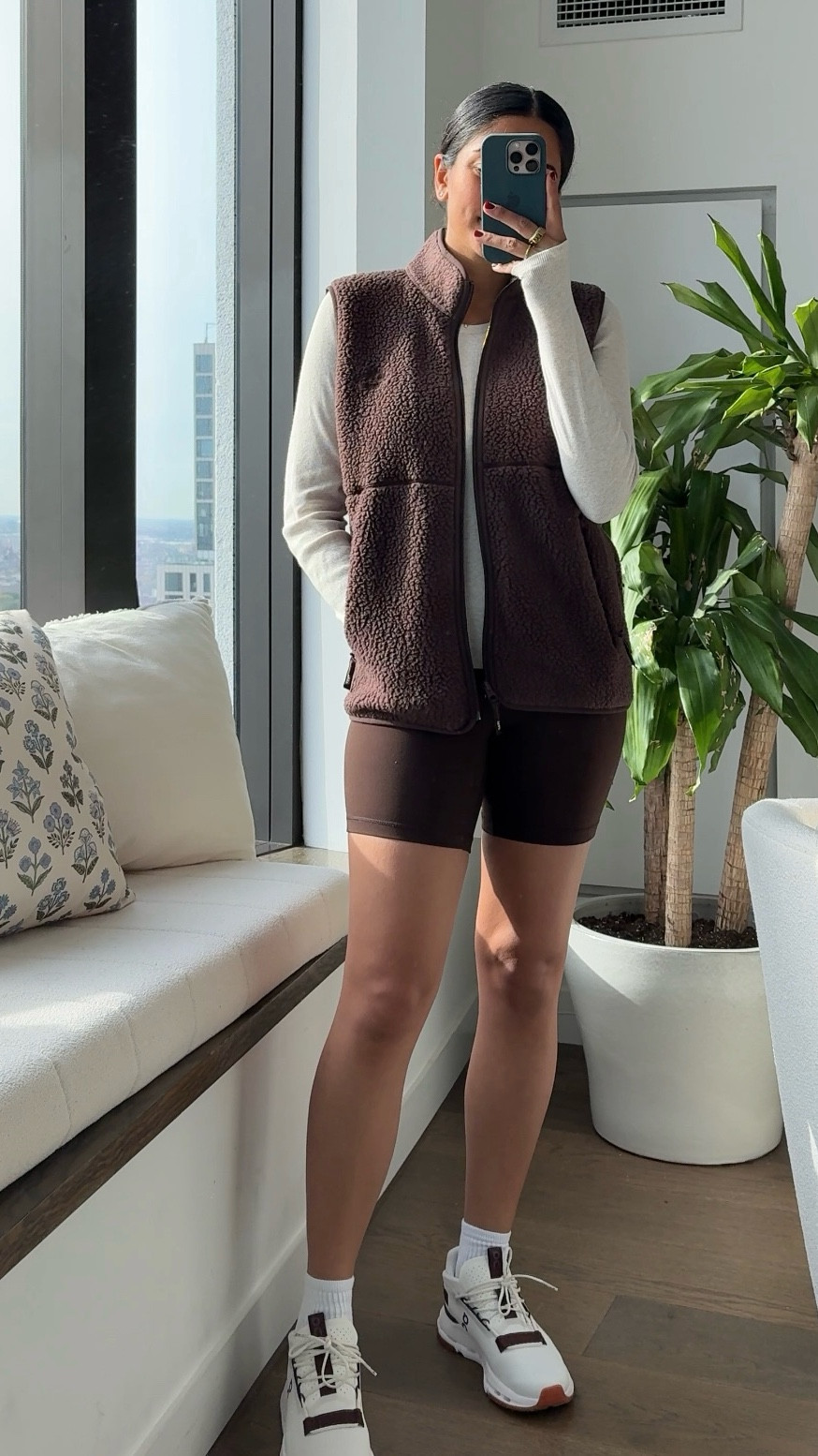 What I am wearing today for a fall walk 🍂 3 months postpartum 
Shirt size medium 
Vest size small
Shorts size small
Shoes TTS (a bit narrow) 