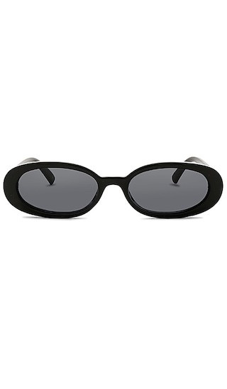Le Specs Outta Love in Black. | Revolve Clothing (Global)