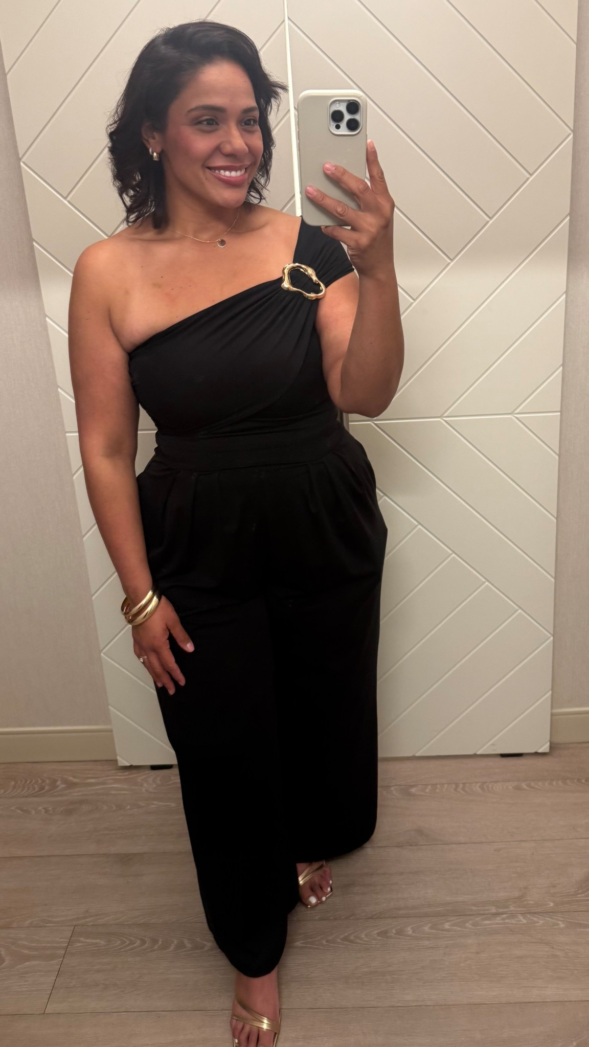 One day at a time, one choice at a time, one positive thought at a time 💖 

I’m a size 10 and bought the medium for reference 

#weightloss #weightlossjourney #motivation #bodypositivity #transformation 


#LTKMidsize #LTKPlusSize #LTKootd