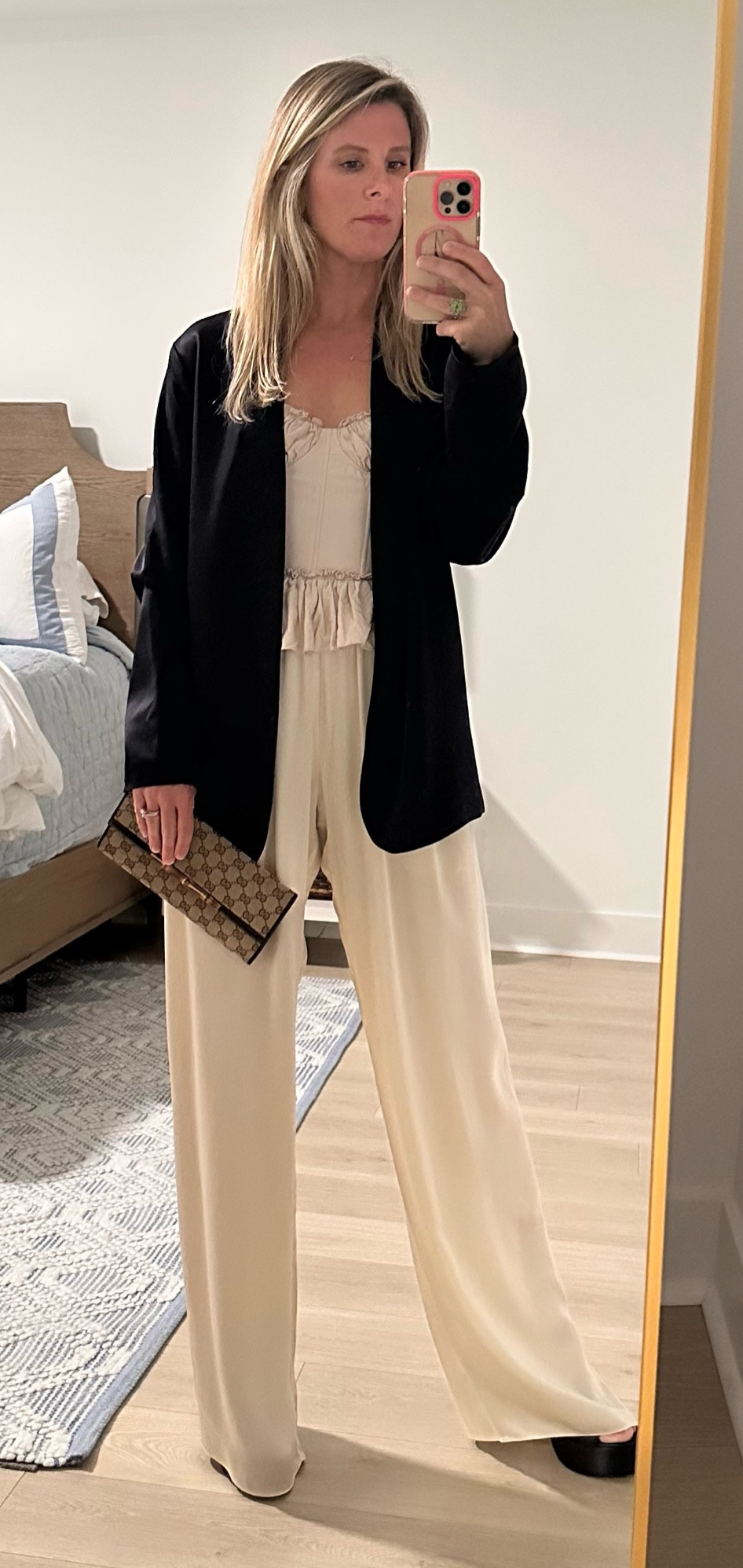 OOTD

#LTKHoliday #LTKParties #LTKSaleAlert