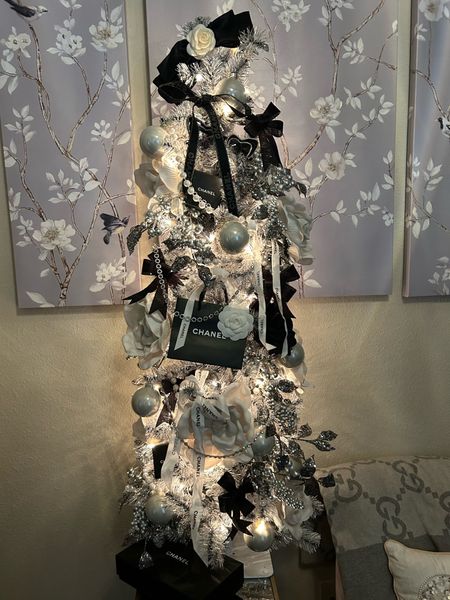 chanel christmas tree

(actual picks are from at home) 

#LTKHoliday #LTKSeasonal
