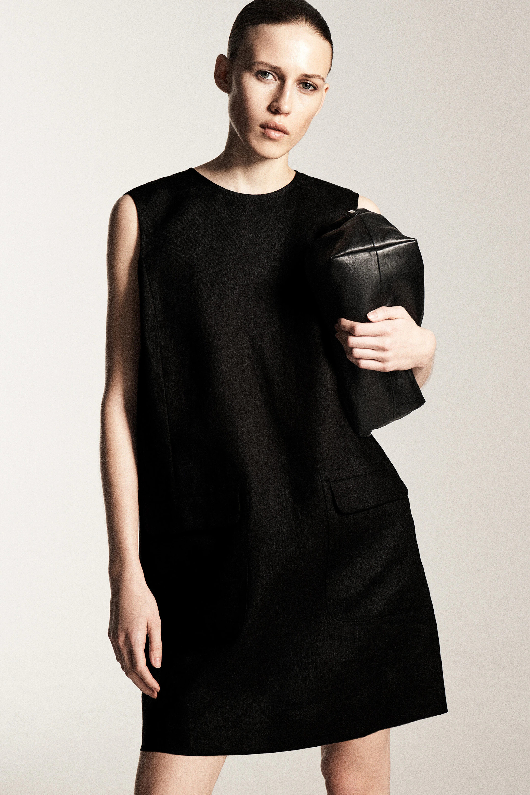 LINEN MINI SHIFT DRESS - BLACK | COS US | COS (US)