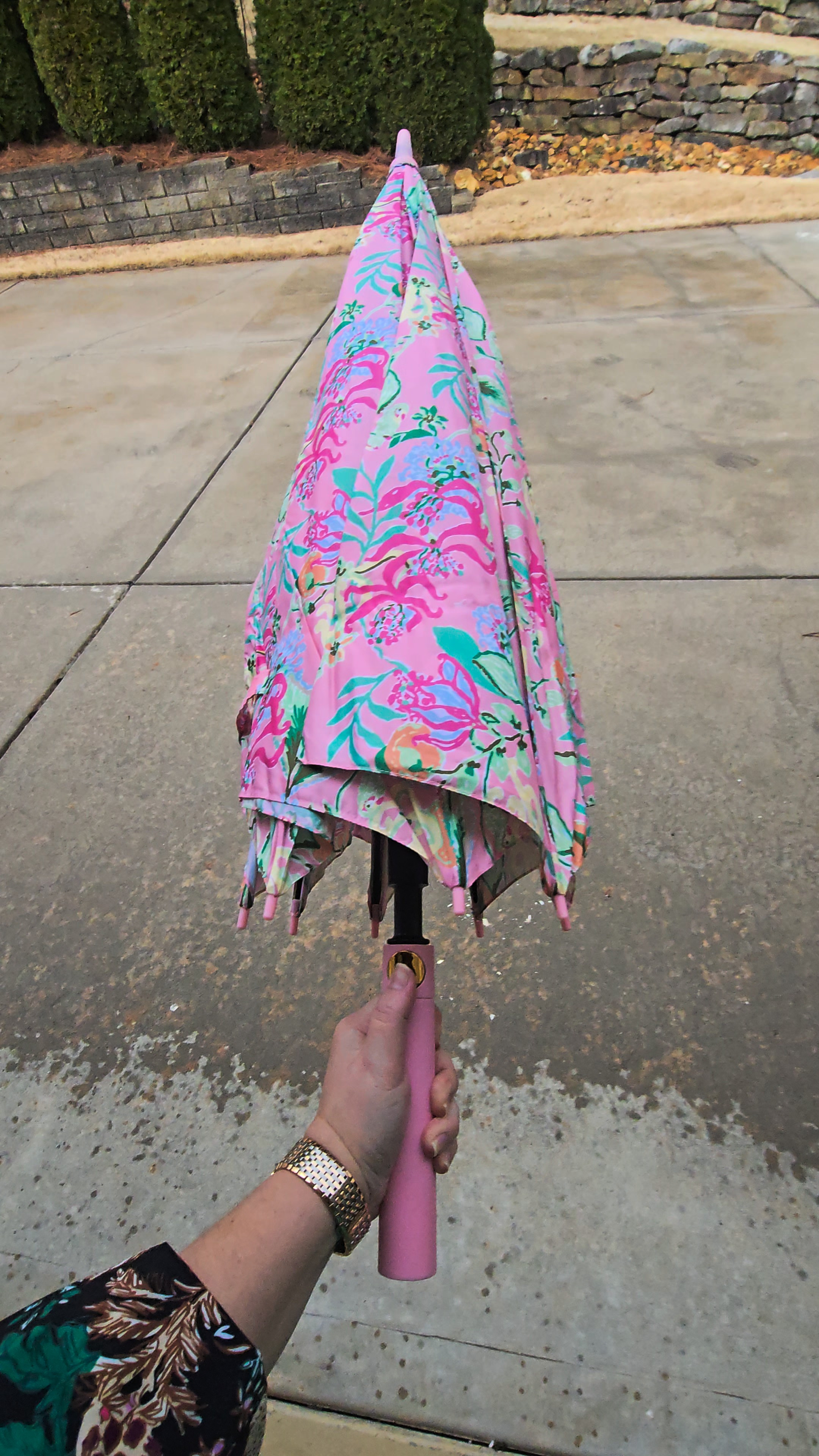 Spring means showers! 

#lillypulitzer #livinglargeinlilly #umbrella #spring 

#LTKTravel #LTKdayinmylife #LTKWorkwear