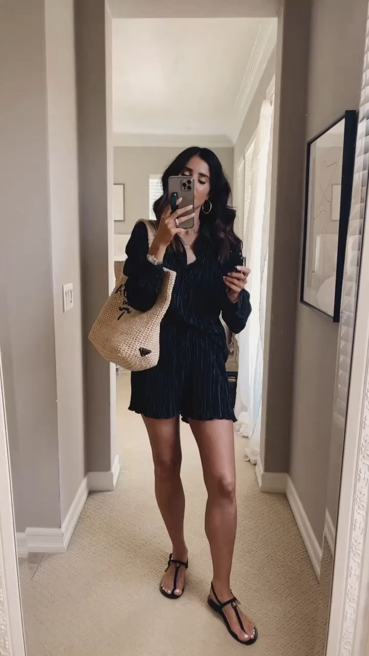 I'm just shy of 5-7" wearing the size small Amazon set. Amazon style, amazon find... #StylinByAylin #Aylin

#LTKSeasonal #LTKVideo #LTKstyletip