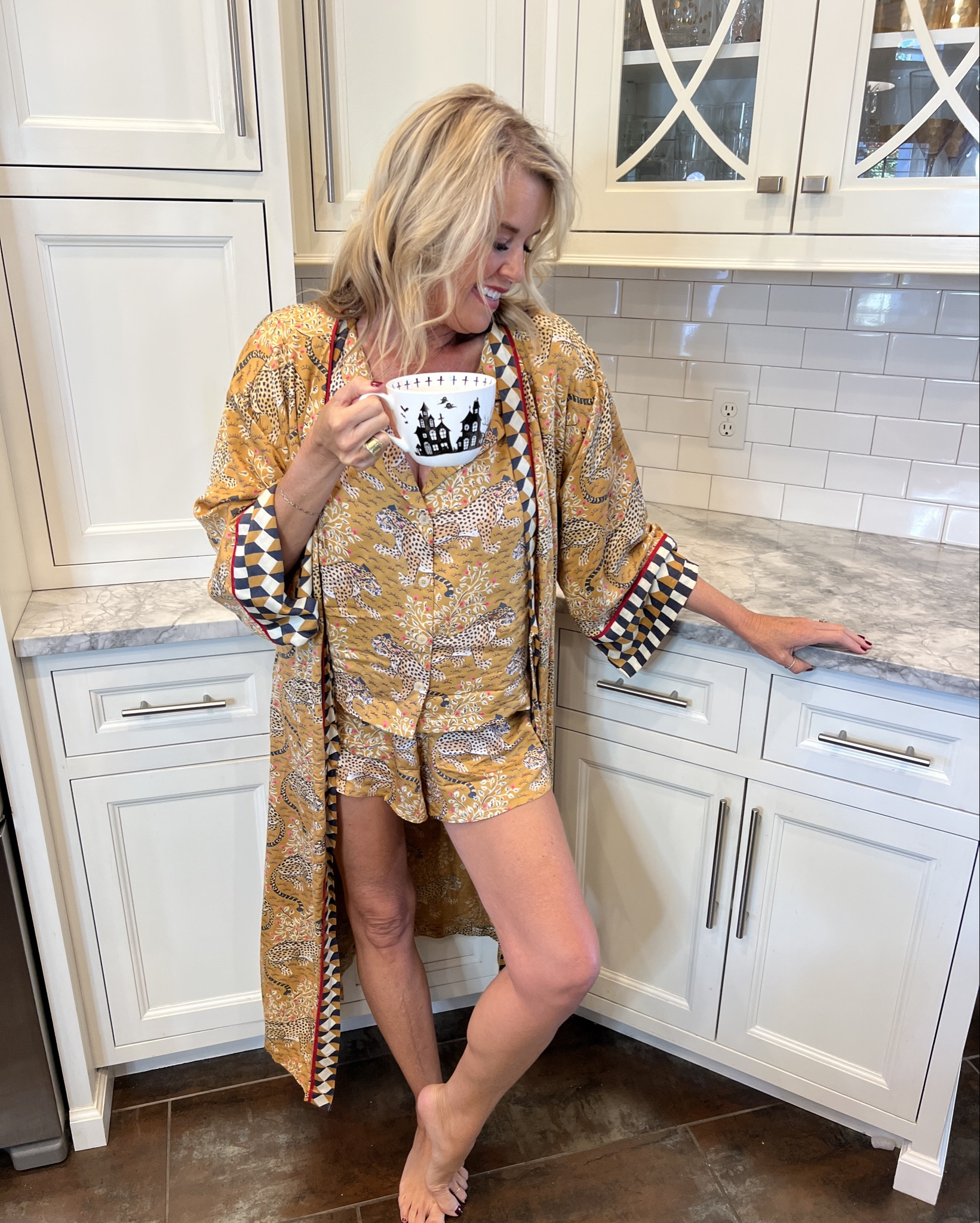 🚨promo codes
15% off with code DARCY l15

This beautiful two piece satin set in the Bagheera  in the Ink color
Runs big size down
💯% organic pjs

Today SALE $98 pj set on the cotton


#LTKSaleAlert #LTKOver40 #LTKStyleTip