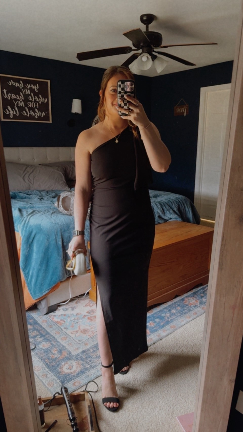 We’re heading to a Diabetes Gala tonight & this dress is 10/10! Very comfortable & stretchy 👌 wearing a medium & I’m 5’3

#LTKgrwm #LTKootd