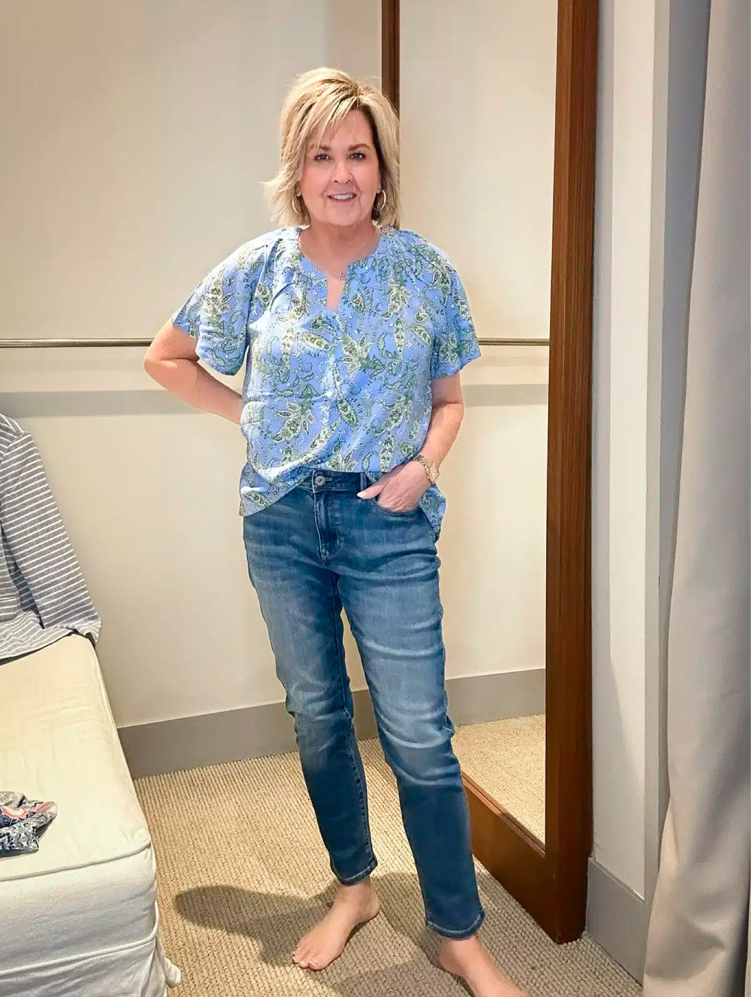 Floral printed top size medium | slim leg jeans size 8 | womens denim | weekend casual | teacher style 

#LTKStyleTip #LTKOver40 #LTKWorkwear
