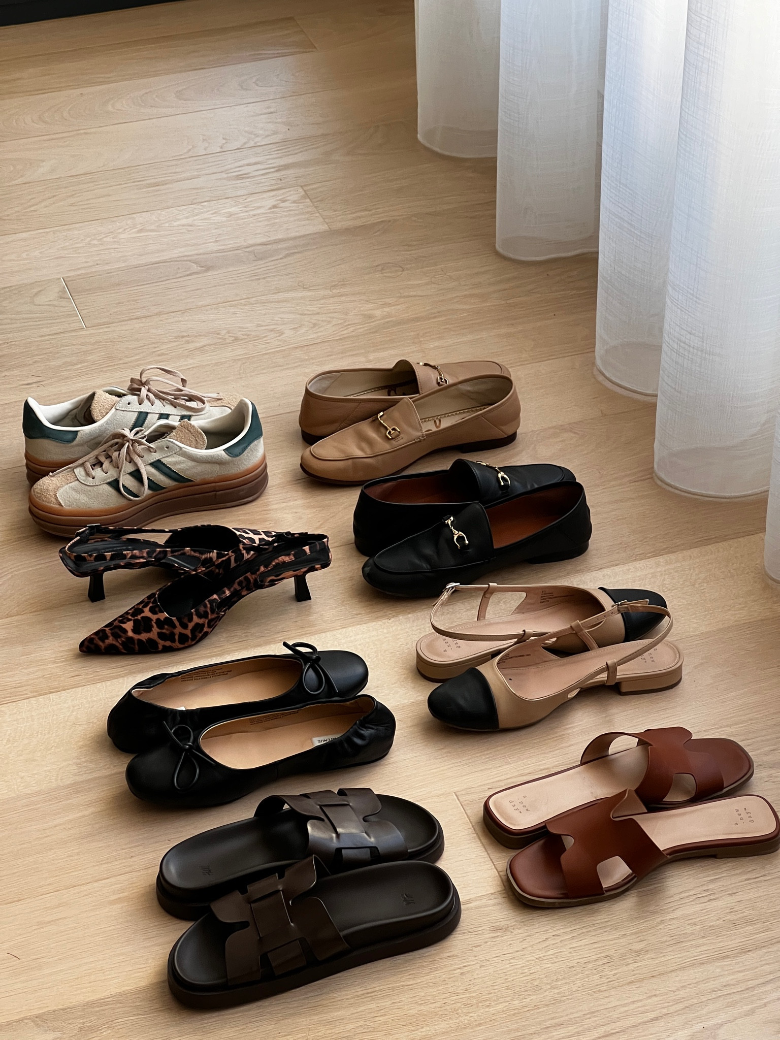 SHOE CAPSULE | Summer edition 🤍🐆

ballet flats | flat shoes | cap toe sandals | sandals | summer shoes 

#LTKSeasonal #LTKSummerSales #LTKShoeCrush