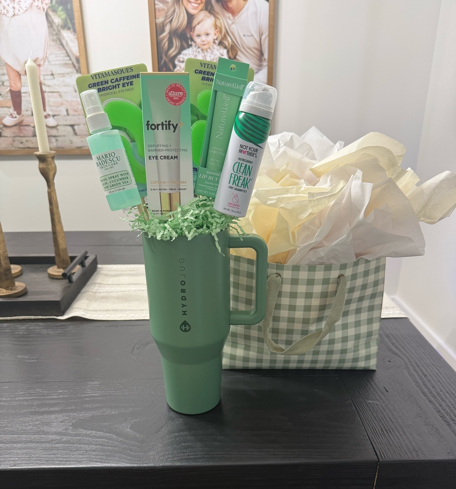 Need a gift for a Mommy to be? HydroJug Bouquet x target sweatshirt for the win & perfect for the trip to the hospital 💚🏩 

Gift Links. Mother's Day Links. Expecting  Mother Links. Target Links. Amazon Links. Hospital Bag Links. Mom to be Links.

#LTKMothersDay

#LTKBeauty #LTKBaby
