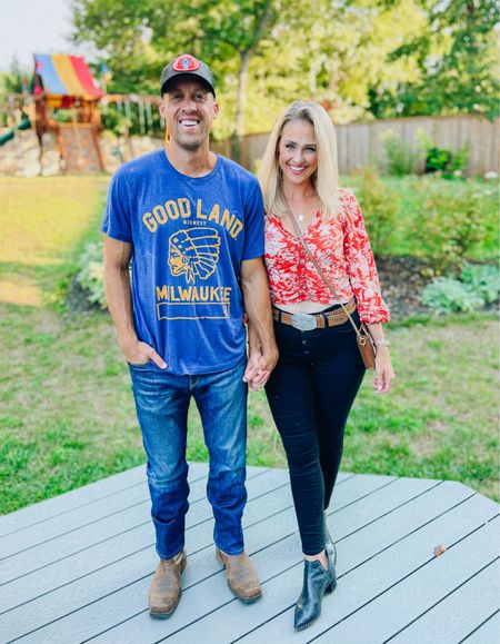 Zac Brown Concert// country music// Madewell// jeans//cowboy boots// toryburch// purse// datenight// dolcevita 

#LTKunder100 #LTKstyletip #LTKfamily