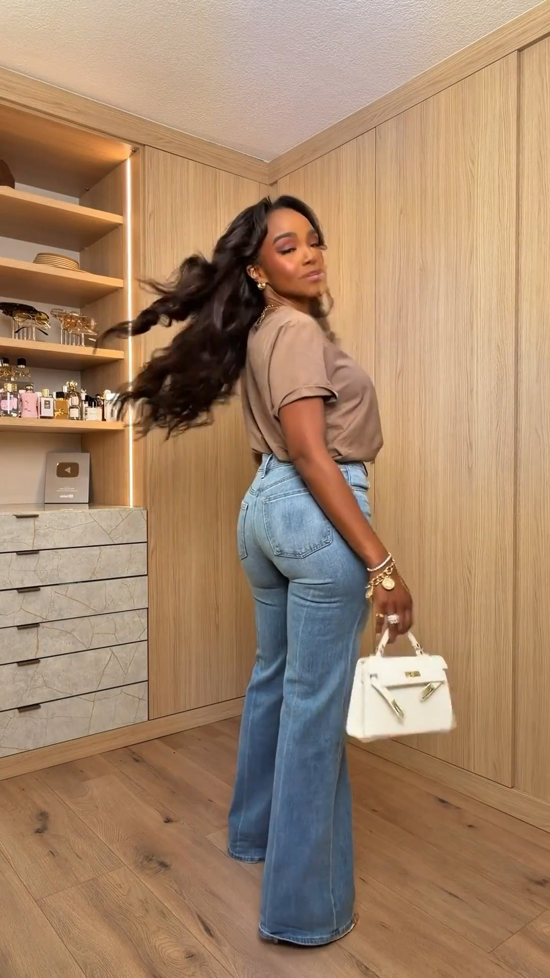 If you’ve been looking for denim that actually hugs your shape, gives that lifted/snatched look, and still feels comfortable enough to wear all day… THESE are the jeans 🤍🥹

I styled them multiple ways here because I wanted to show how versatile they are — casual everyday outfits, elevated basics, date night tops, brunch looks, and easy outfits that instantly look more flattering with the right pair of jeans ✨

These are definitely the kind of jeans that make people ask if you’ve been in the gym lately 😭🤍

I linked all the jeans, tops, shoes, bags, and accessories below so you can recreate the full looks easily ✨

If an item opens in another color first, still click it because many pieces come in multiple color options 🤍

Everything is linked below ✨

Size Small | 5’4” | 140 lbs

Which outfit is your favorite: 1, 2, 3, or 4? 👀

#LTKgrwm #LTKootd #LTKPetite