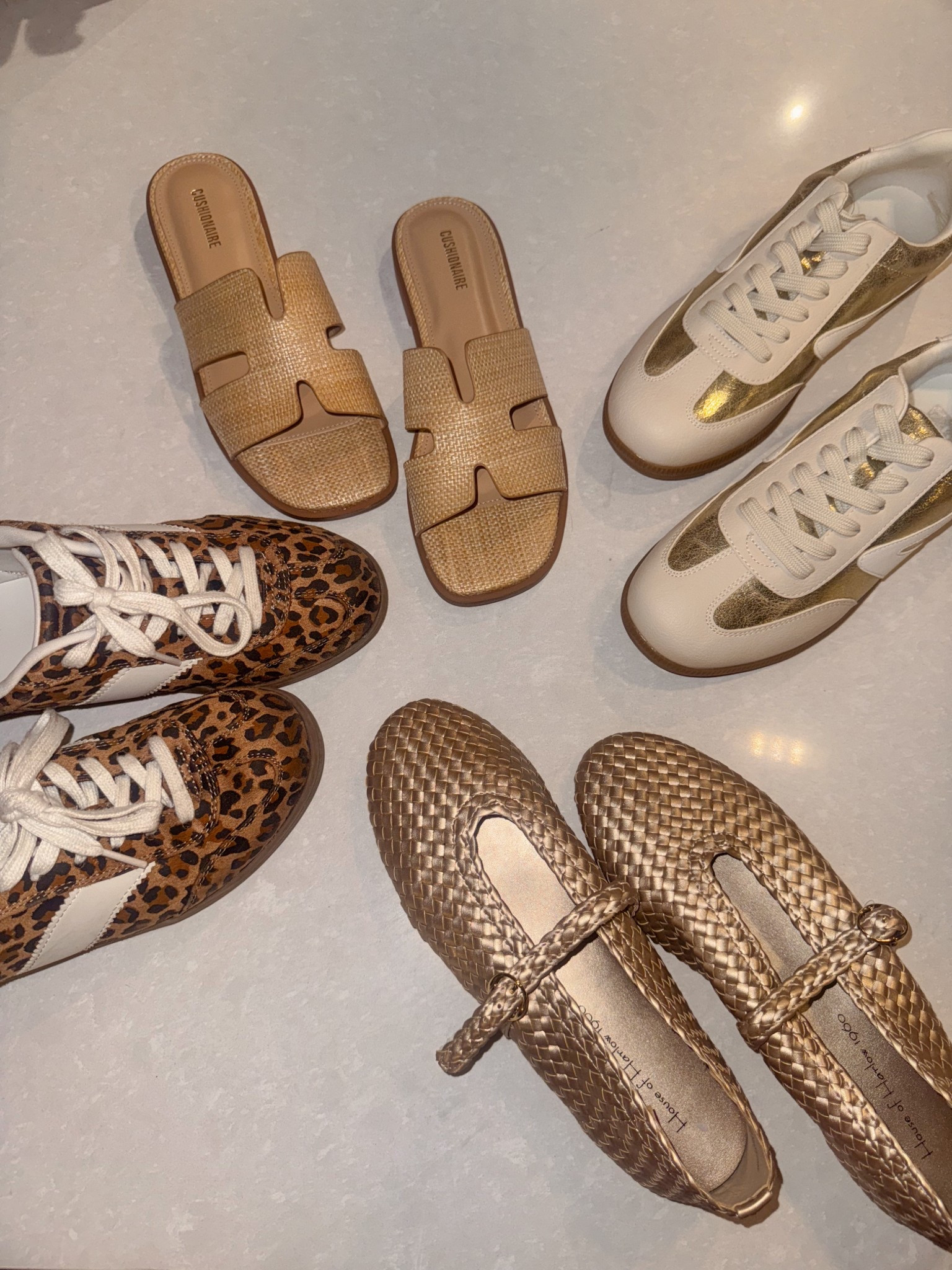 The perfect summer shoes! 

Sandals: Cushionaire 
GoldSneakers: Dolce Vita 
Flats: House of Harlow 
Sneakers: Target 
 

 

#LTKFindsUnder50
