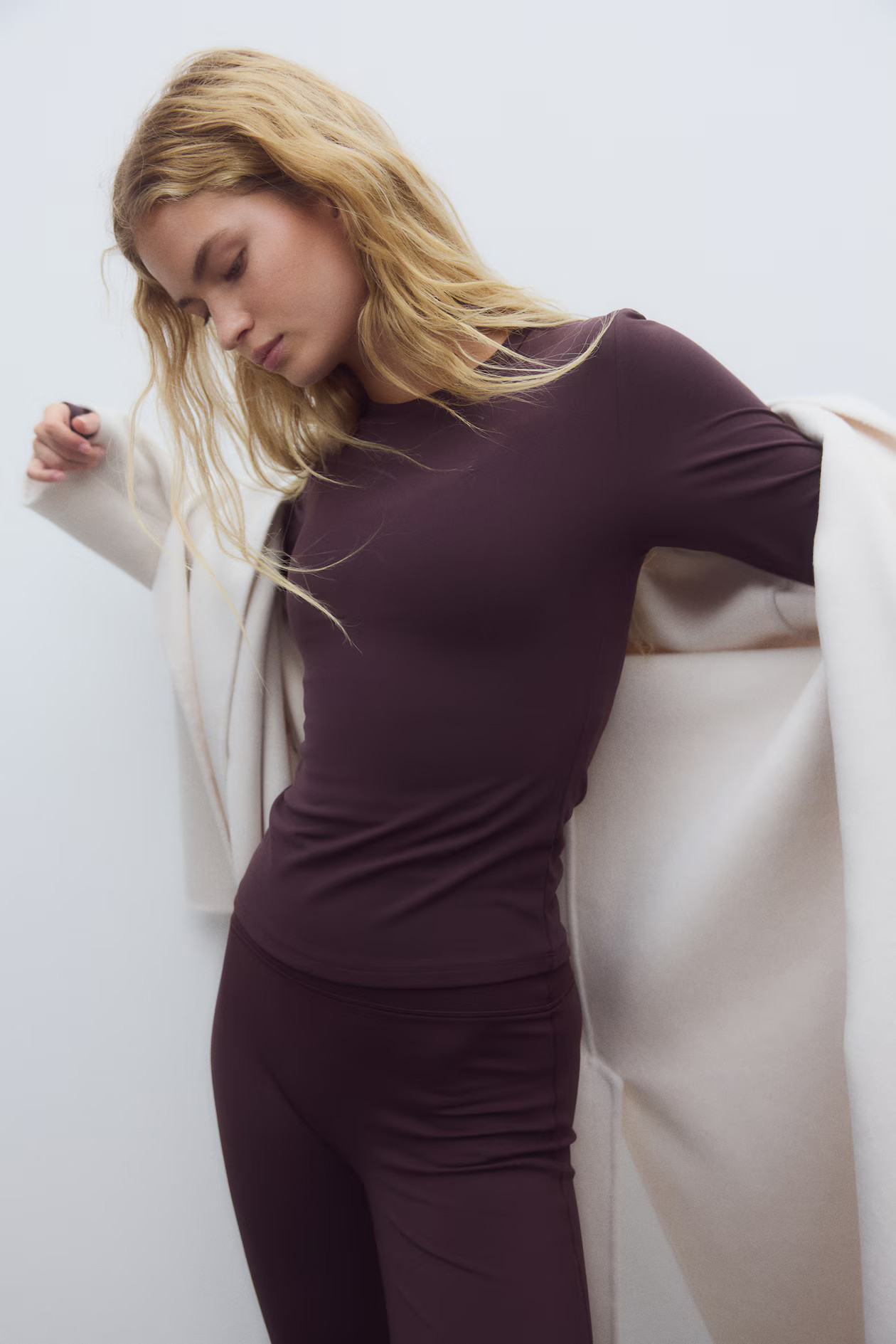 Sports top with SoftMove™ | H&M (UK, MY, IN, SG, PH, TW, HK)