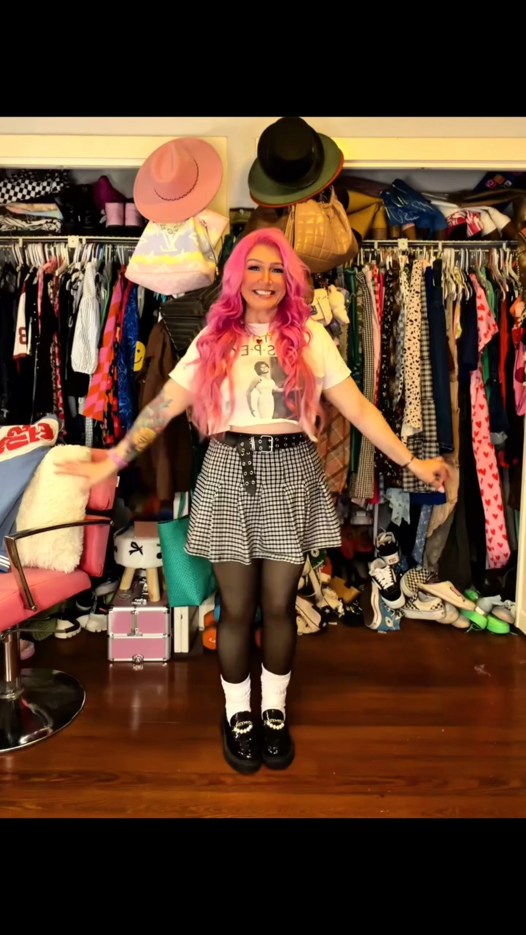 🎬✨ The song inspires the outfit — soundtrack edition ✨🎬

This look was built entirely on vibes pulled straight from a movie soundtrack 🎶
If the song could dress itself… this would be the fit.
Main character energy activated, end credits rolling, outfit stealing the scene 💅

Now be honest—
🎥 Can you guess what movie inspired this fit? Drop it in the comments ⬇️

Follow for daily style inspo, dopamine fits, and outfit storytelling ✨
And go ahead… add this song to your next playlist because soundtracks never miss 🎧🔥

#ootd #grwm #outfitinspo