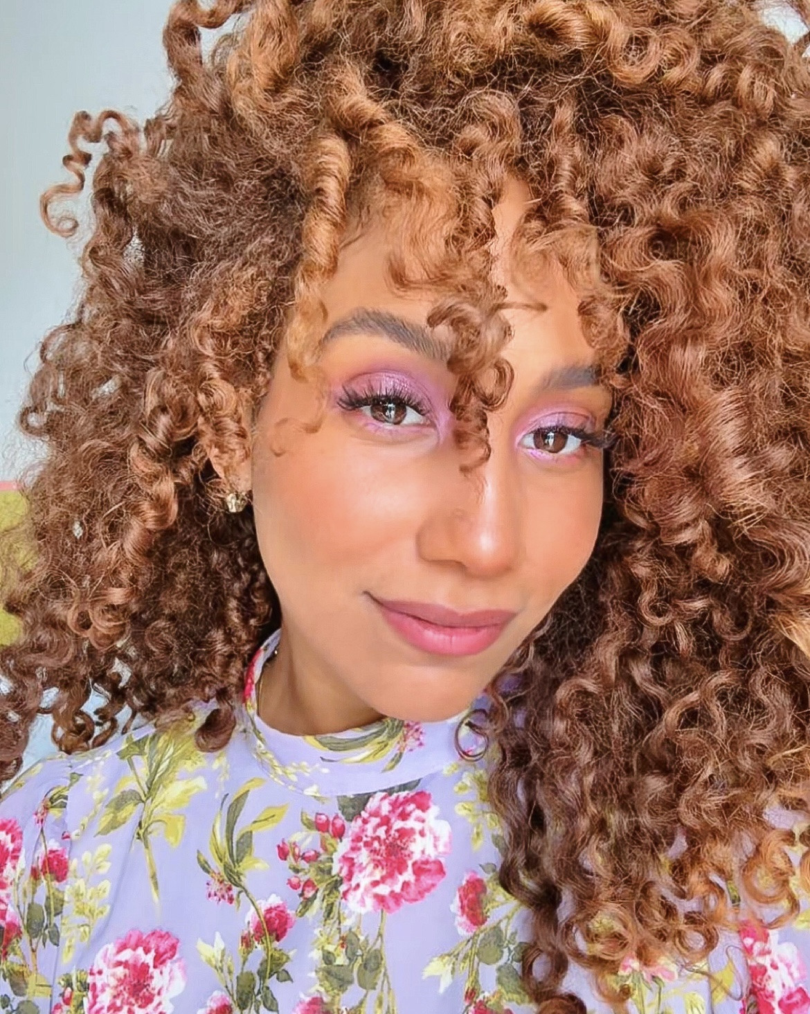F E M I N I N I T Y 💕

Sometimes all it takes is a pop of color to brighten your vibe and spark a little creativity 💄✨ Today’s look was all about rosy tones, pink champagne cheeks, and having fun with makeup.

✨ Light Show Eyeshadow Palette — Pretty Punk
Flamingo Flame, Iridescent Gleam, Magenta Muse

✨ Prismatic Pop Palette — Pink Champagne
Rosé Light (highlighter), Dusty Rose (blush)

✨ Plump Pout Volumizing Gloss — Fuchsia Freesia

Shop the products I used on my LTK 🛒 Link in bio.

#PopPink #PopBeauty #PinkMakeup #MakeupInspiration #BeautyCreator

(Gifted Items)