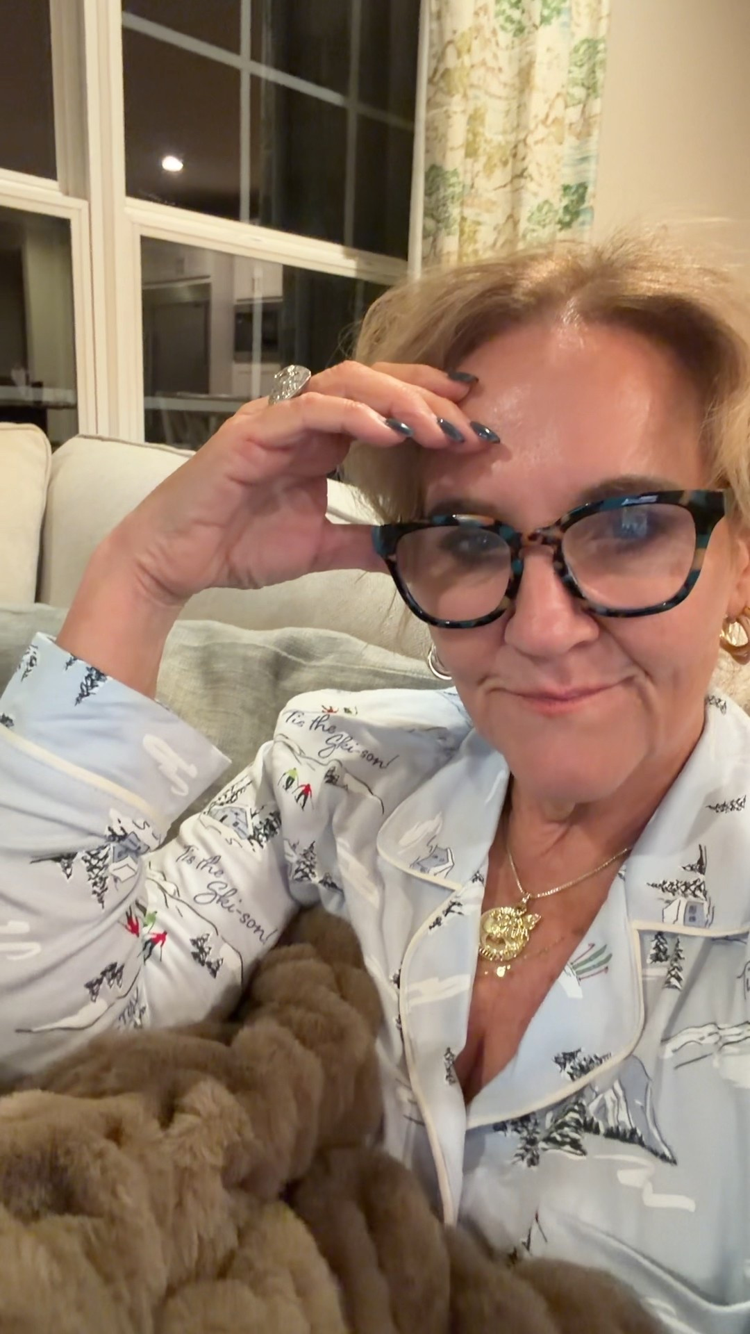 My Friday night must haves. Cozy pjs and a Lola blanket. Use code SWEETFRINGE 35% off 


#LTKSaleAlert #LTKOver40 #LTKHome