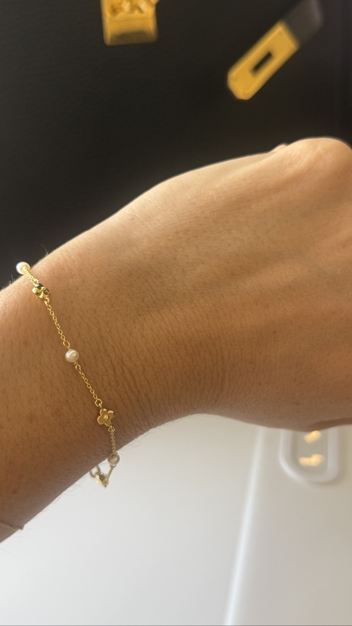@analuisany love this beautiful stacking bracelet, it’s giving Van Clef or LV vibes!!! And it’s under $75!!

#LTKBeauty #LTKSaleAlert #LTKU