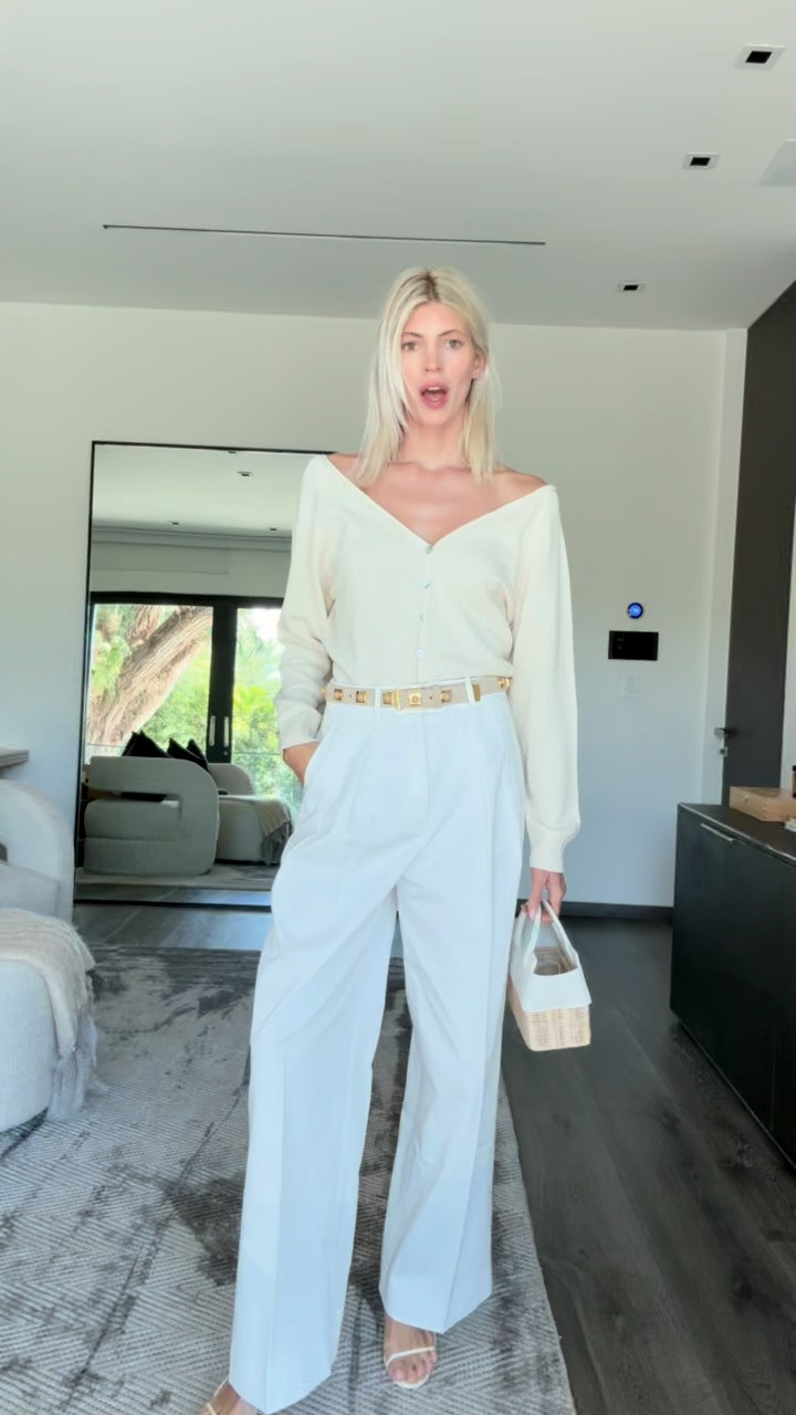 A monochrome moment🤍 

 #LTKSeasonal #LTKStyleTip #LTKWatchNow