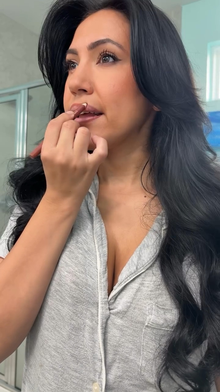 Oh how I love a man in uniform 🚒🔥🧯

Products I used 🔻
• Biodance Hydro Cera-nol Deep Mask
• Murad Target Eye Depuffer
• First Aid Beauty Ultra Repaid Cream
• Sol De Janeiro Delicia Drench Body Butter
• Supergoop Golden Hour
• Tarte Shape Tape Medium Sand
• Rare Beauty Bronzer Happy Sol
• Rare Beauty Blush Virtue
• Huda Beauty Powder Banana Bread 
• NYX liner Smokin Topaz 
• Wet&Wild Ultimate Brow Deep Brown
• Maybeline Build a Brow Gel
• Essence and L’Oréal Telescopic Mascara 
• Maybeline Lifter Liner Shade Player
• Maybeline Lifter Gloss Shade Gummy Bear

 #marriedlife #marriagegoals #lifestyle #grwm #grwmmakeup #heatlesshair #heatlesscurls