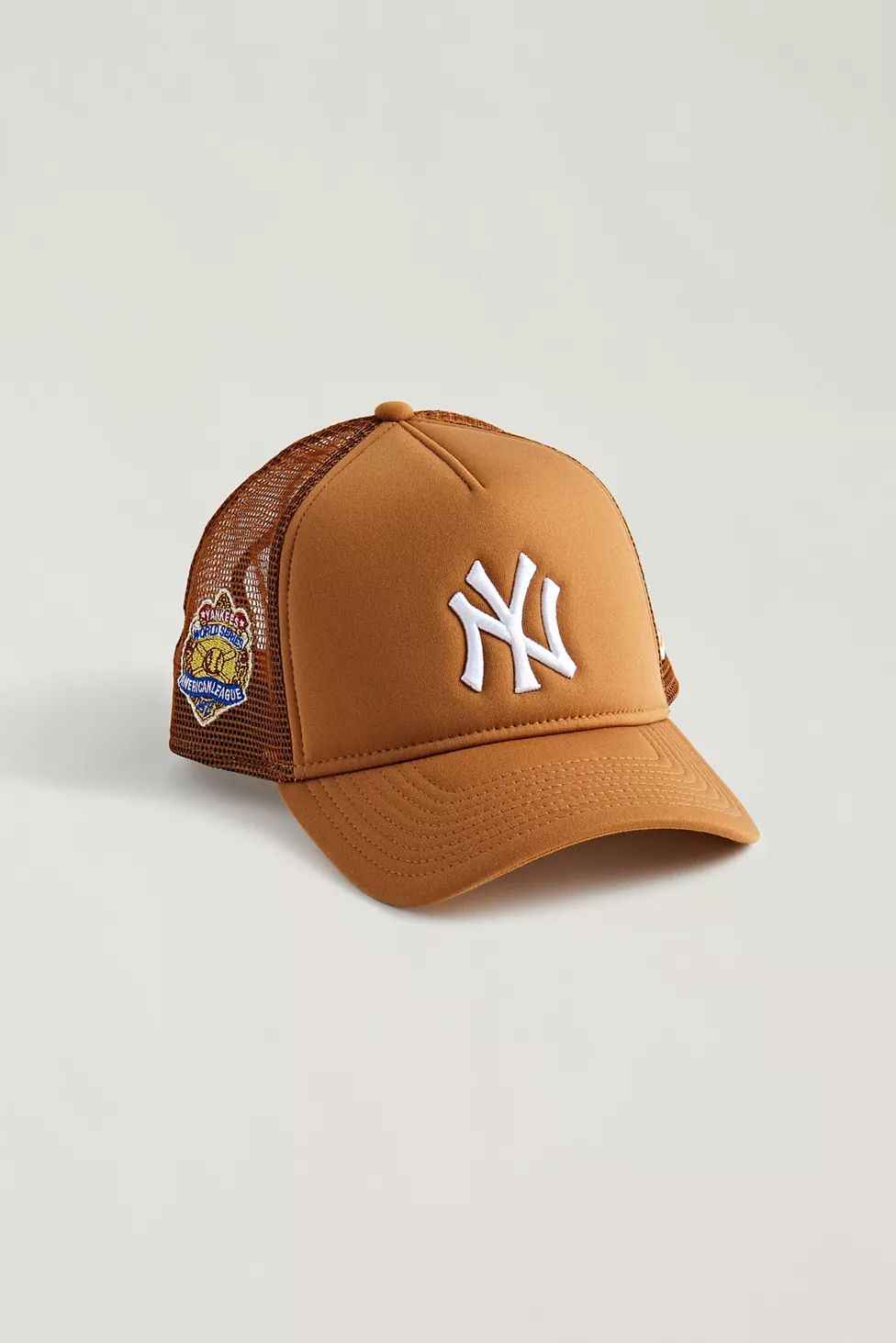 New Era New York Yankees Trucker Hat | Urban Outfitters (US and RoW)