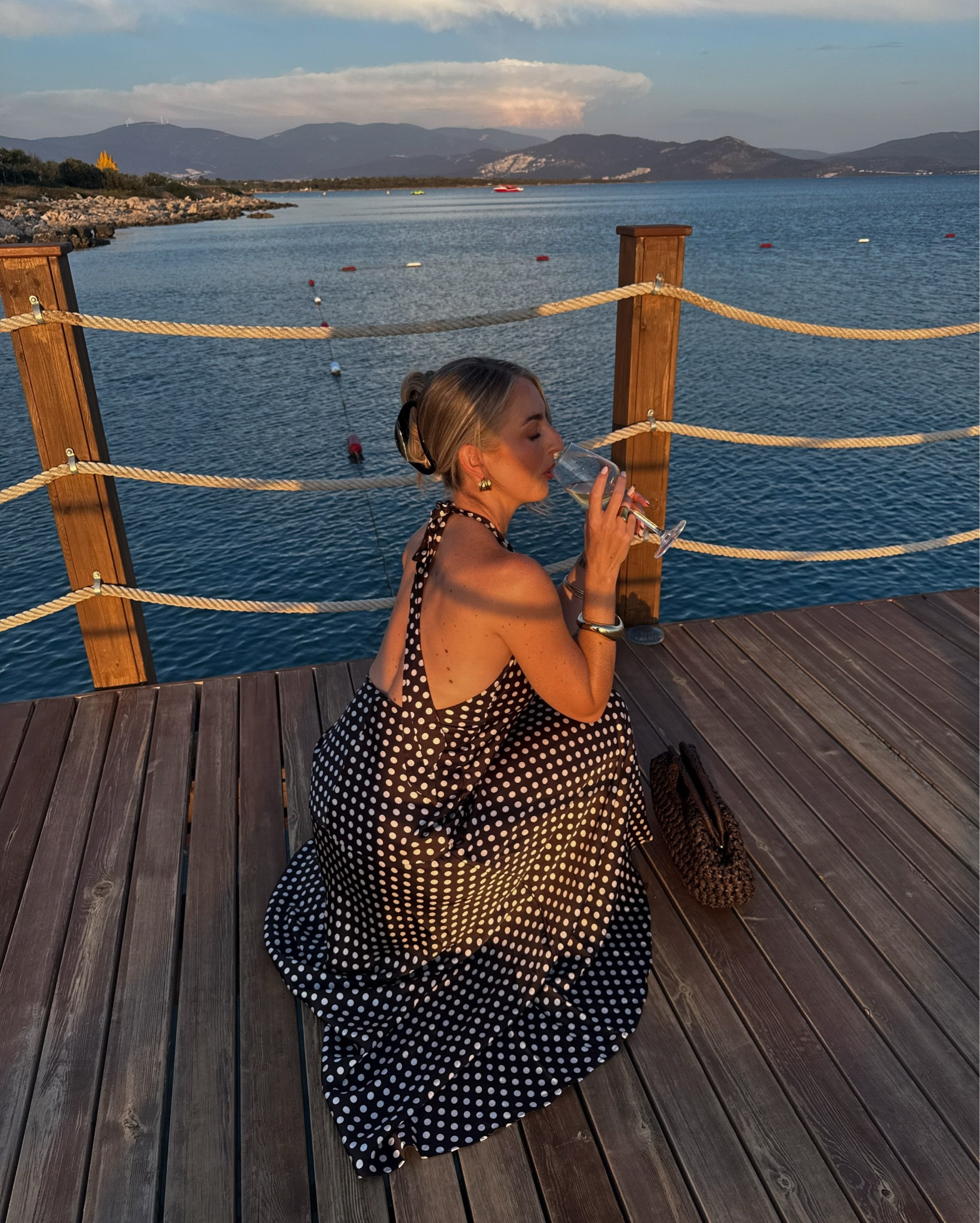 Zara polka dot halter neck dress 🖤

Evening outfits, halter neck, late summer looks, minimal outfits, dresses

#LTKFashionMonth #LTKdresses #LTKuk