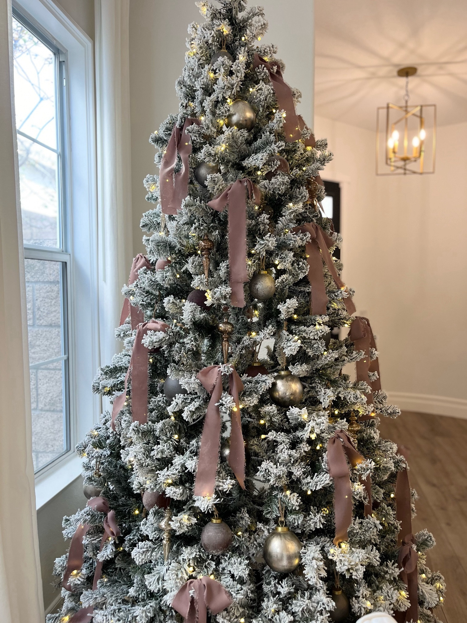 Shop our Christmas tree 

#LTKSeasonal #LTKhome