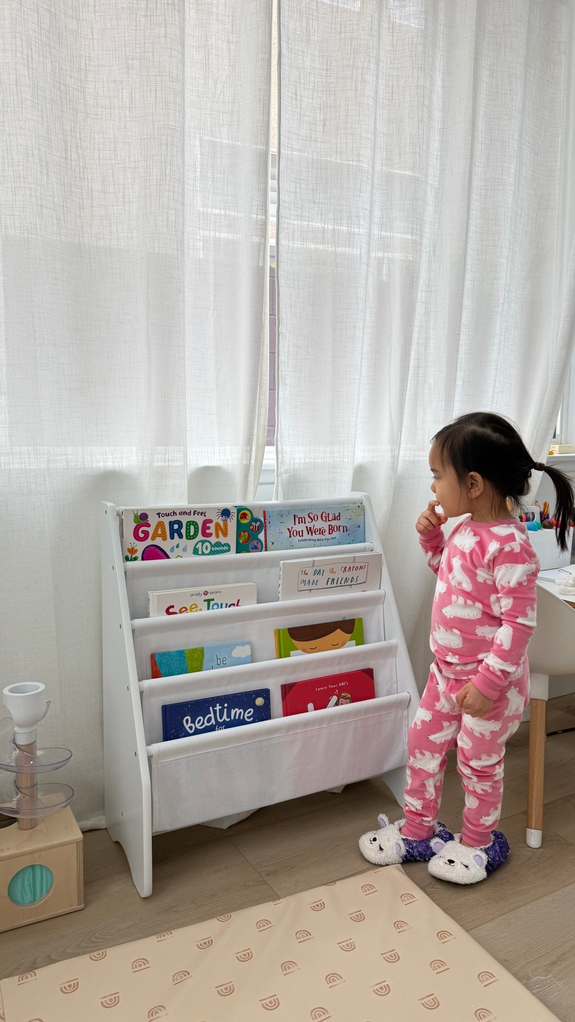 toddler bookshelf so she can see all the books and place it back herself! #toddlerfinds #blackfriday #amazon #momlife #toddlermom 

#LTKGiftGuide #LTKKids #LTKHoliday