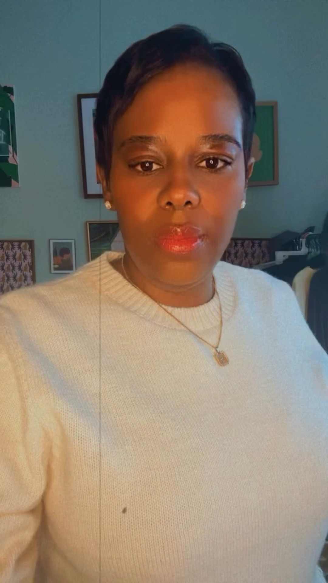 What I wore to work on Tuesday ✨

Sweater @hm 
Coat @shopakira 
Skirt 🎯 old
Tights 🎯 old 
Boots @macys old