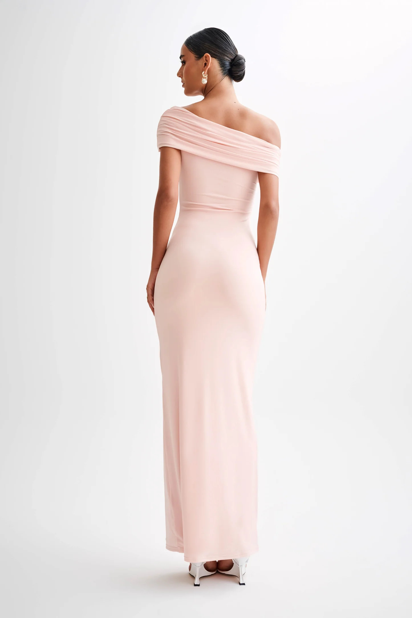 Cassandra Off Shoulder Slinky Maxi Dress - Pale Pink | MESHKI US