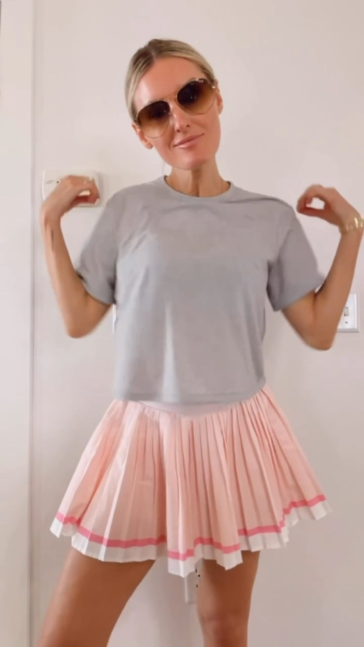 Love this easy athleisure look for a morning walk! Wearing S.

Loverly Grey, Target find, Target fashion, athleisure, activewear

#LTKSeasonal #LTKootd #LTKActive