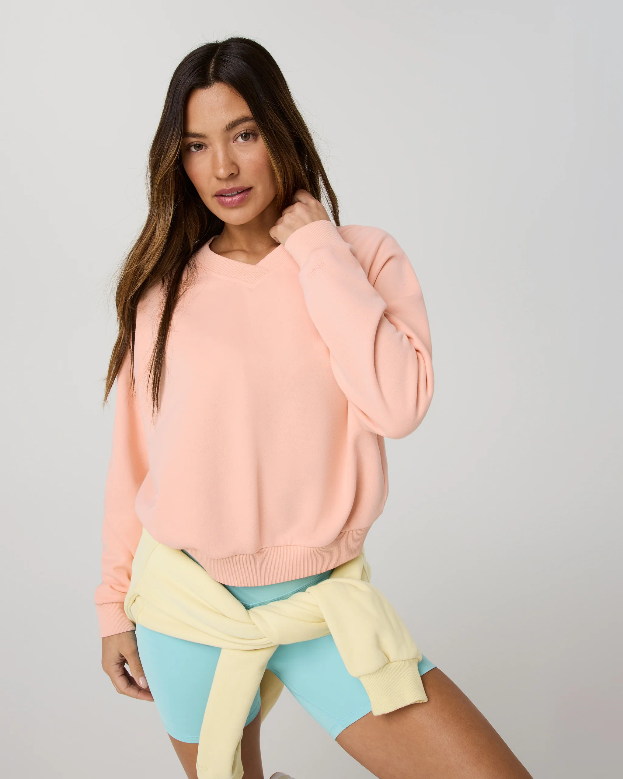 Sedona V-Neck Pullover – Light Peach Cropped Sweatshirt – Vuori | Vuori Clothing (US & Canada)