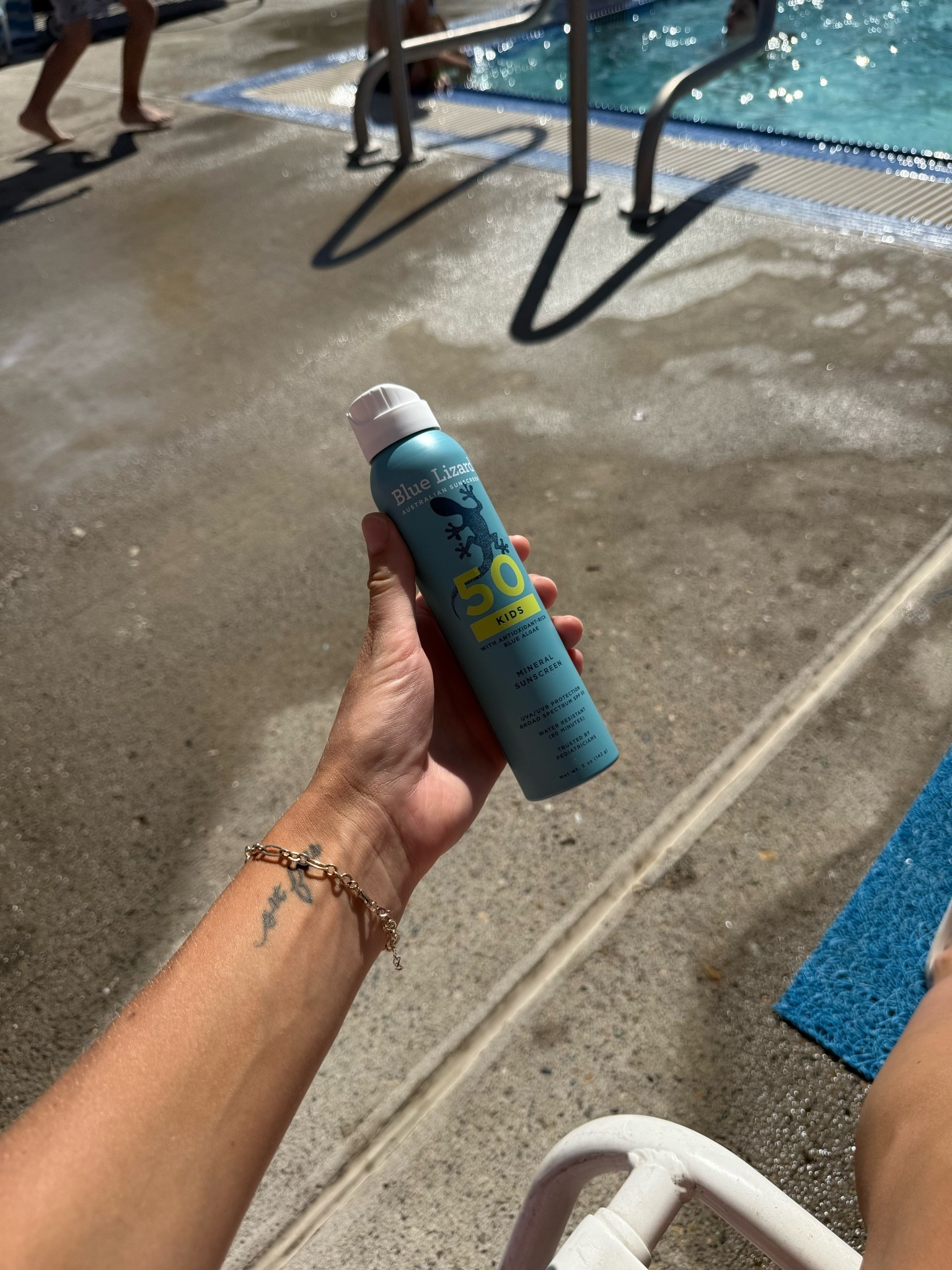 We are LOVING this clean spray sunscreen! Great price and available in store as well! 🌞