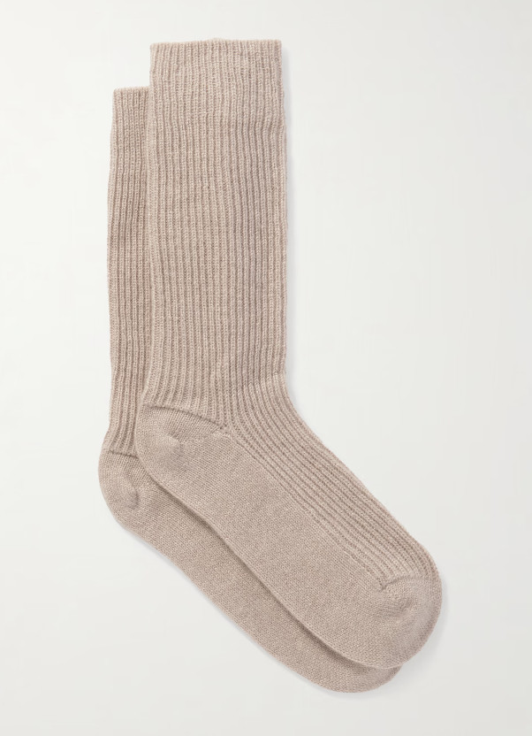 LISA YANG Zera ribbed cashmere socks

Lisa Yang focuses on quality and comfort, ensuring its designs will last even with repeat wear. These 'Zera' socks are knitted from soft, ribbed cashmere and have minimal seams. Refresh your rotation with a pair in each color.

One size, comfortably fits a UK 3-7/ US 6-10/ EU 36-40 

 

#LTKValentine