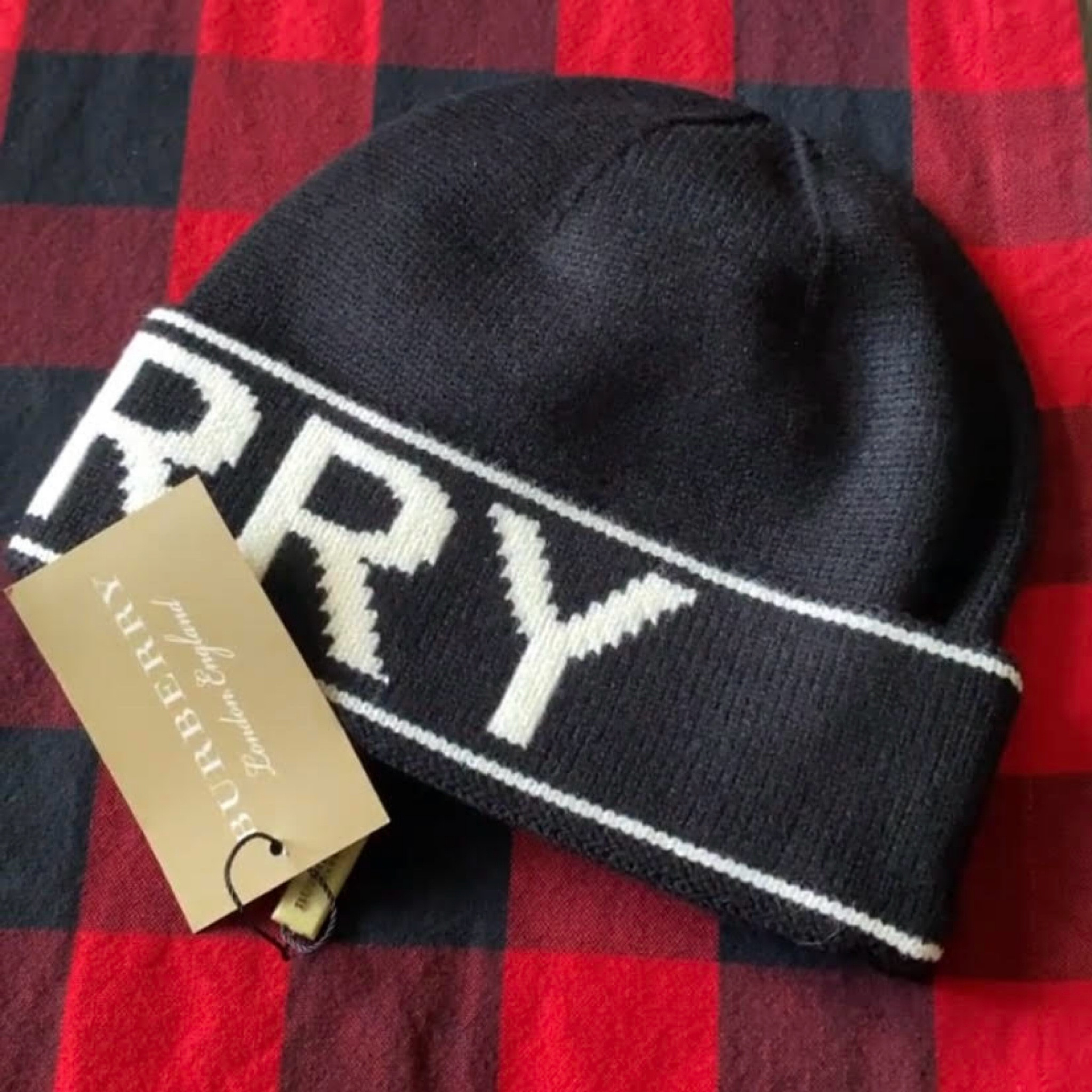 Burberry beanie #dhgate

#LTKFindsUnder100