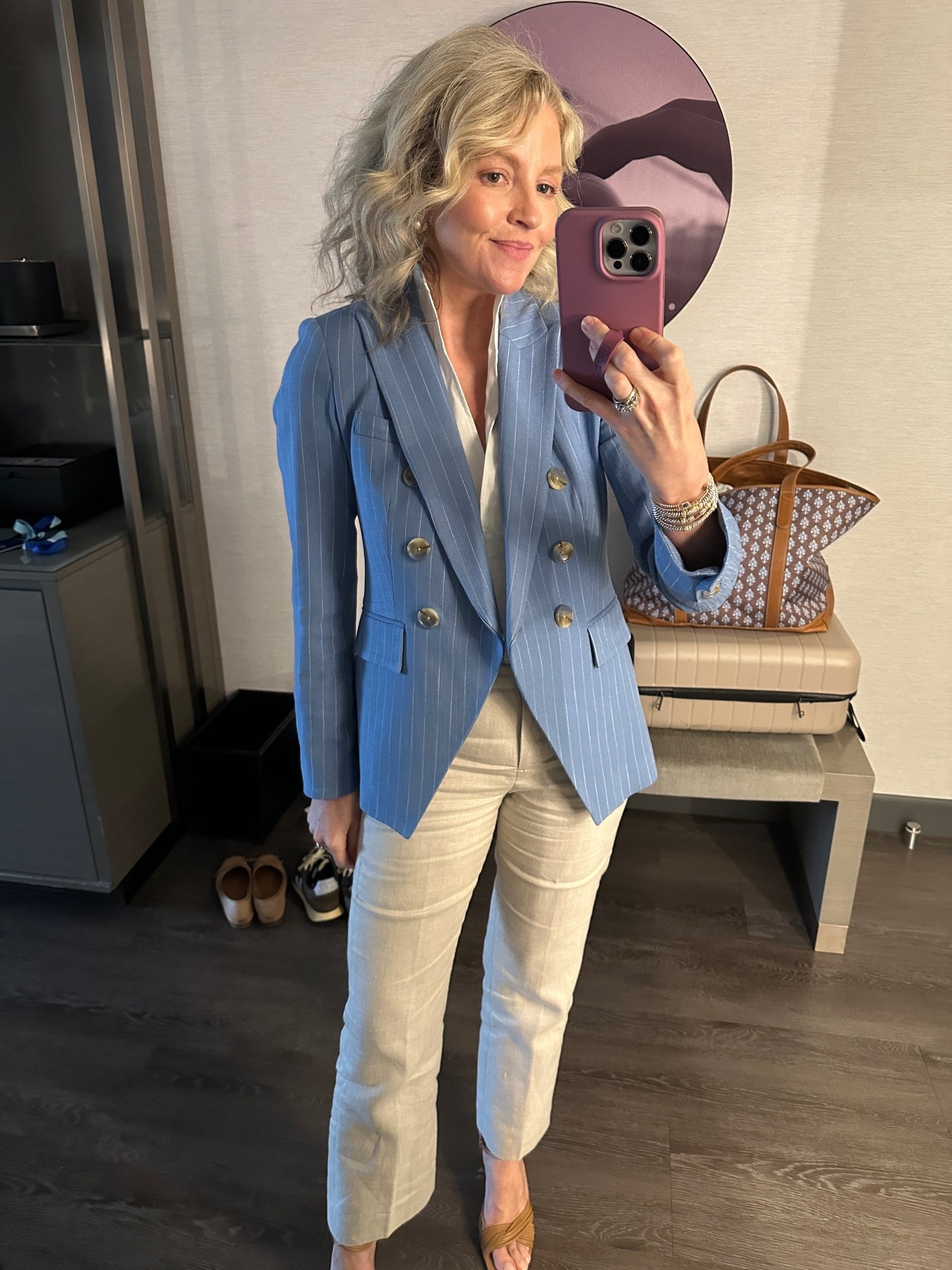 Wearing size 0 in the blazer, 0
Regular in the pants and XS in the button up.